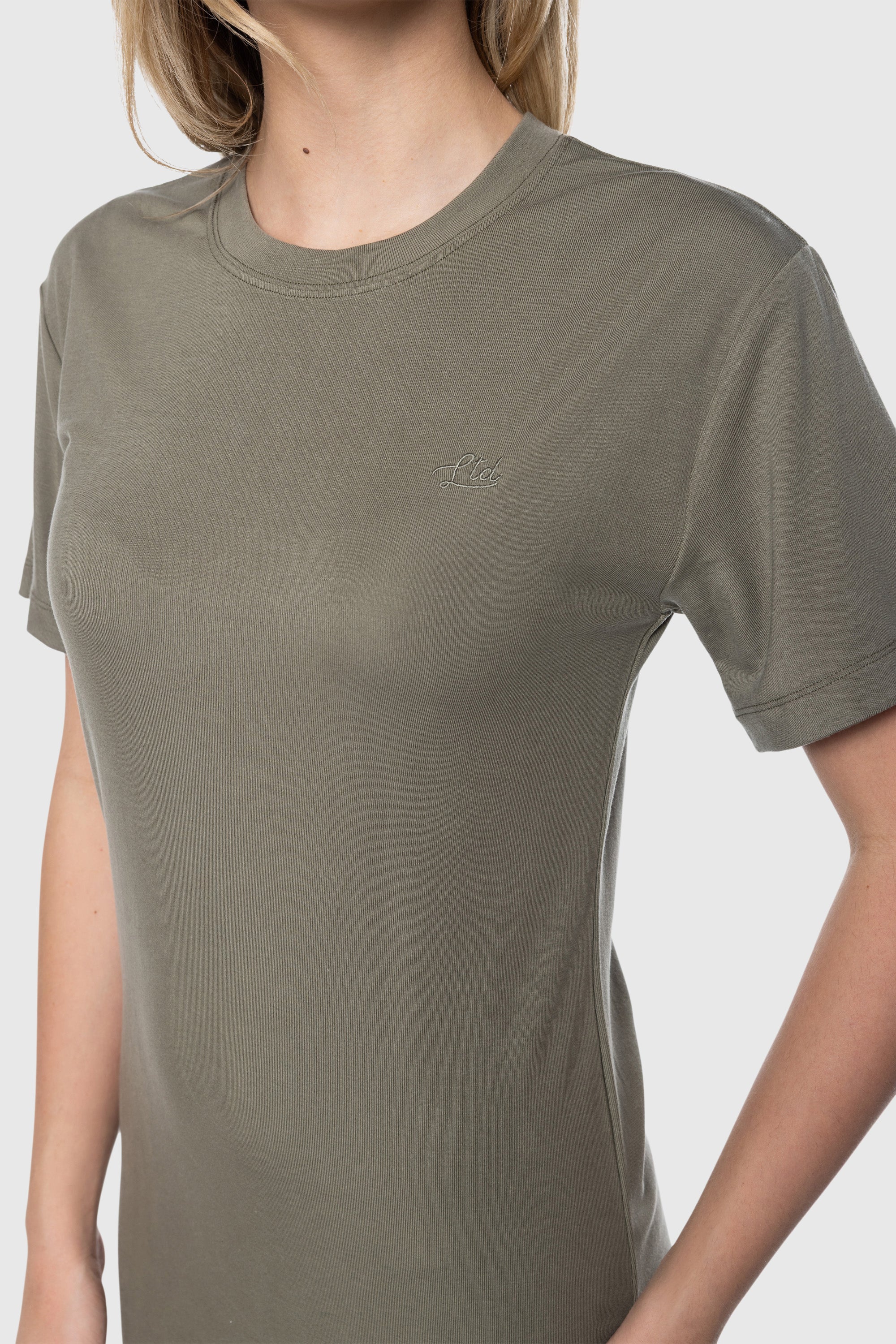 Long Sleeve T-Shirt Dress in Black - Casual & Comfortable Women's Fashion for Everyday Wear