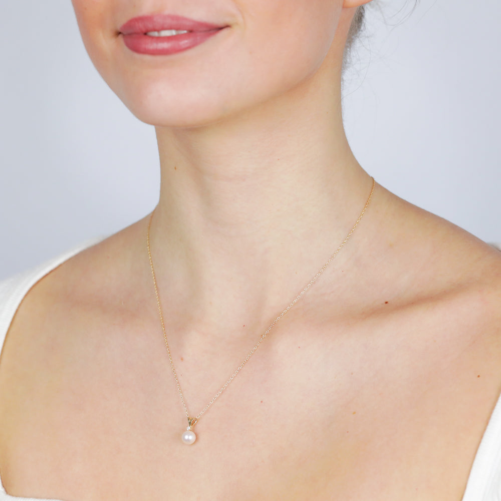 10ct Yellow Gold 7-8MM Freshwater Pearl Diamond Pendant Necklace - Elegant Jewelry Gift for Women, Perfect for Weddings, Anniversaries & Special Occasions