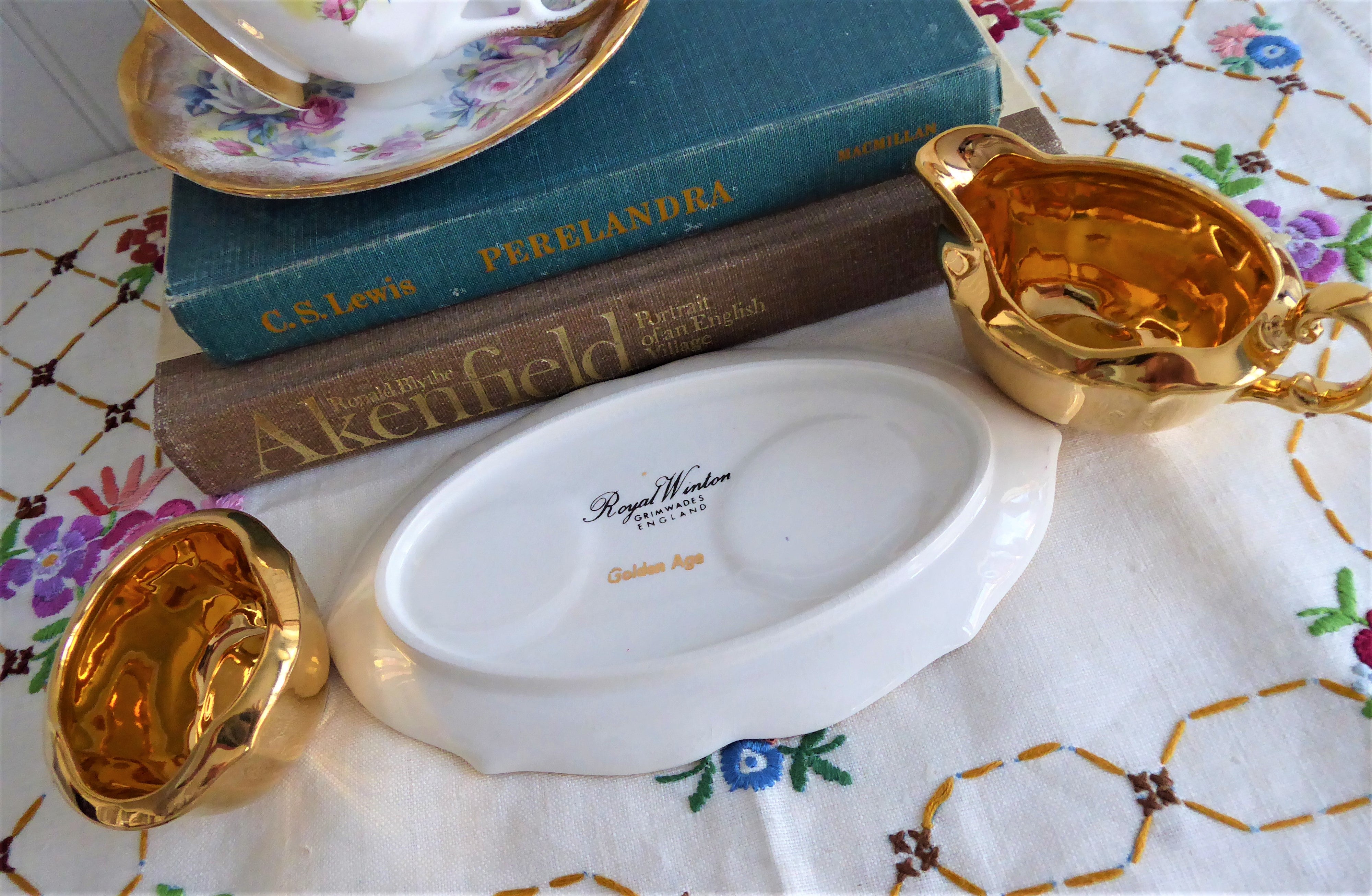 Vintage Royal Winton Golden Age Creamer & Sugar Bowl Set with Matching Tray - 1960s Gold Luster China Tea Service for Afternoon Tea & Collectible Display