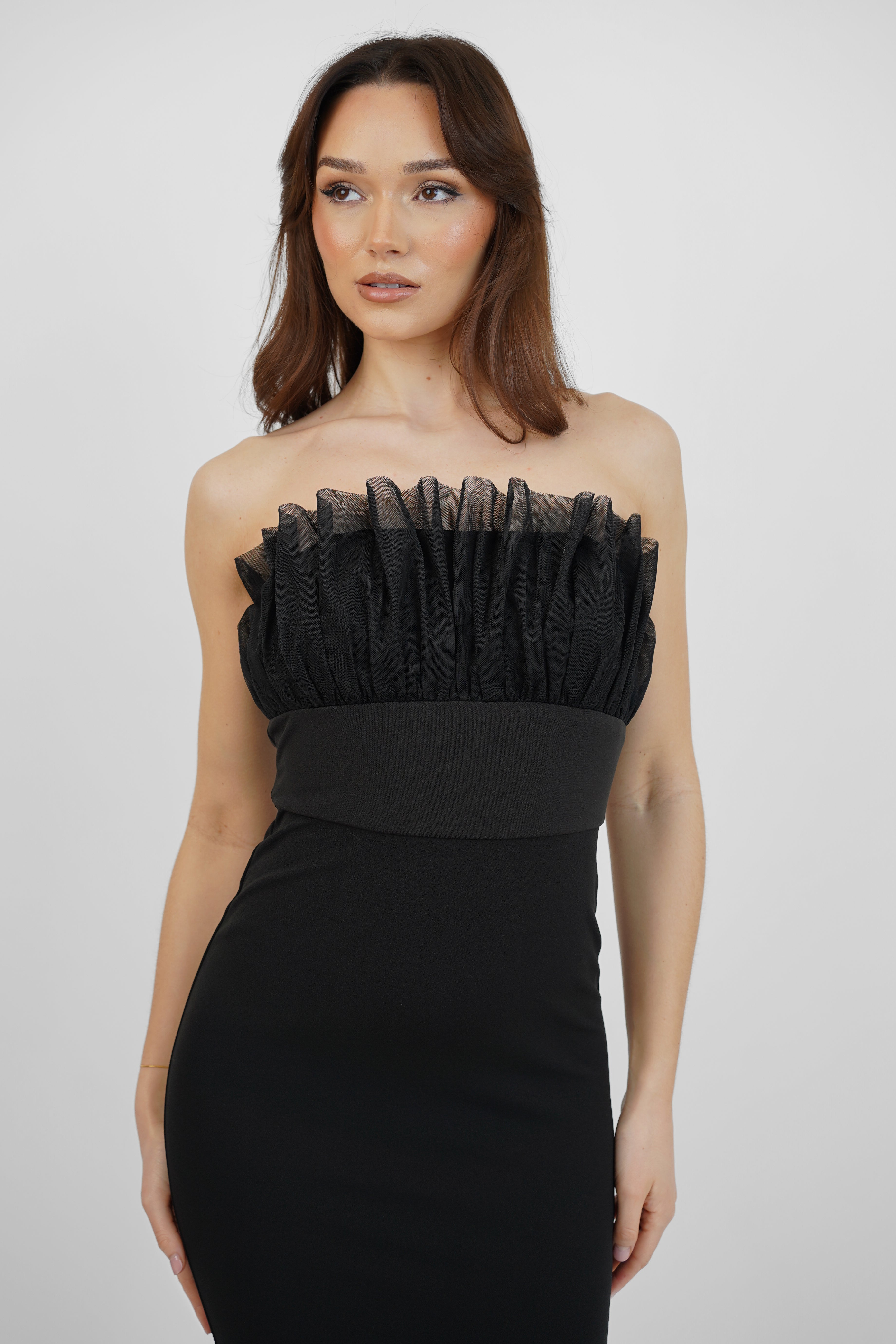 Elegant Ivy Black Bodycon Maxi Dress with Frills - Slim Fit Long Formal Dress for Women, Perfect for Evening Parties, Cocktail Events & Date Nights
