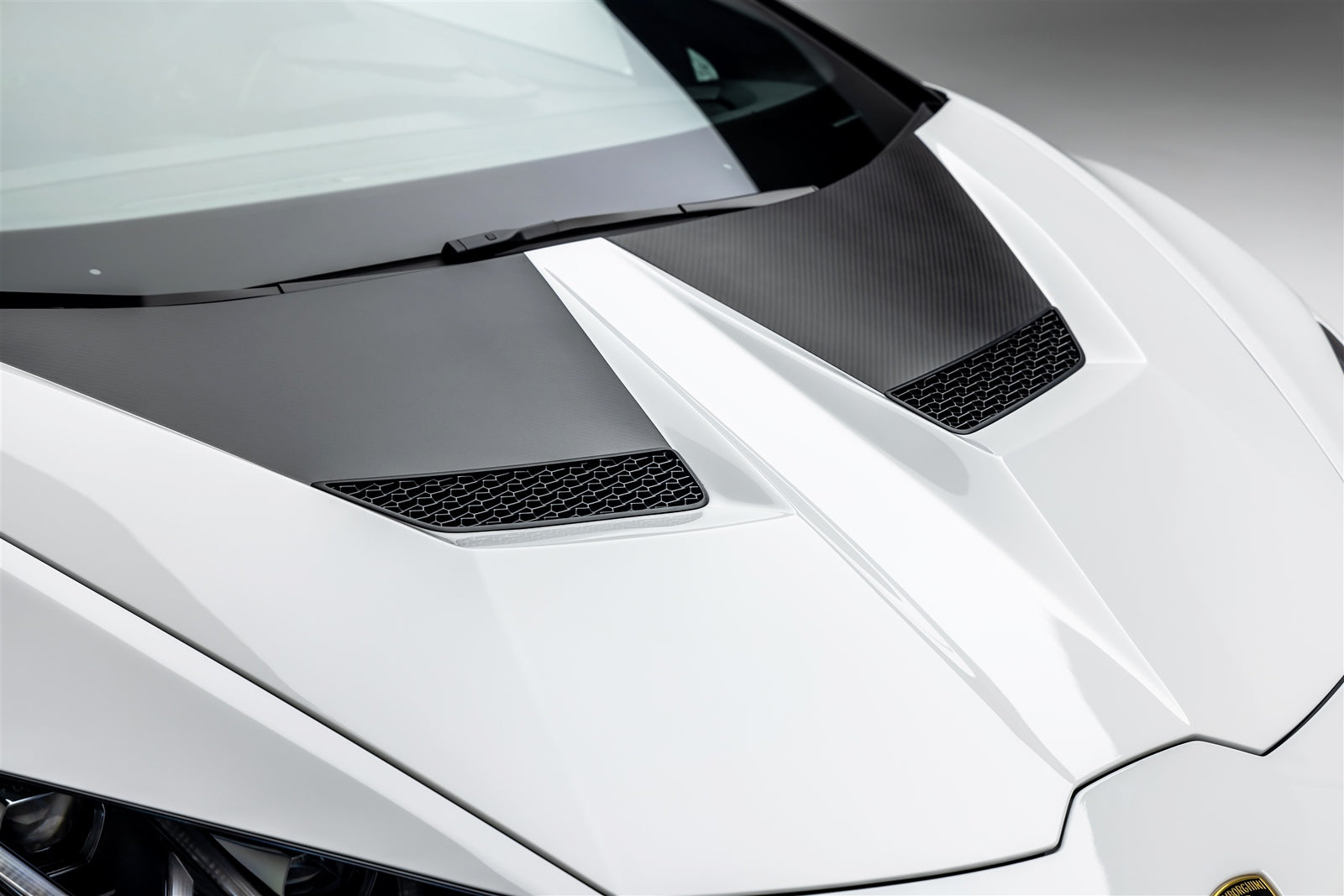 Lamborghini Huracan EVO 2WD Monza Aero Program CB 01 - High Performance Sports Car for Racing Enthusiasts | Perfect for Track Days and Supercar Events