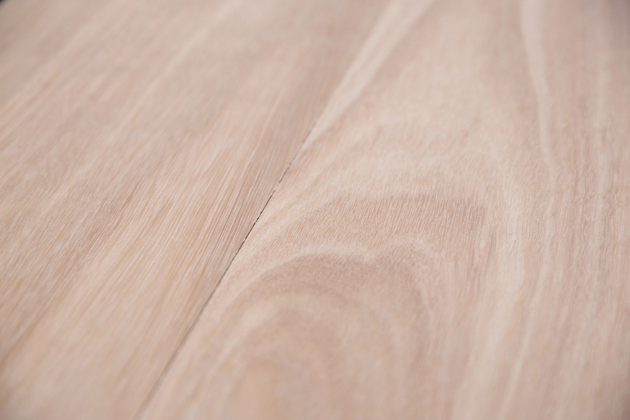 Premium Blackbutt 200x25mm Select Grade Kiln Dried Rough Sawn Timber - Perfect for Joinery, Flooring, and DIY Woodworking Projects