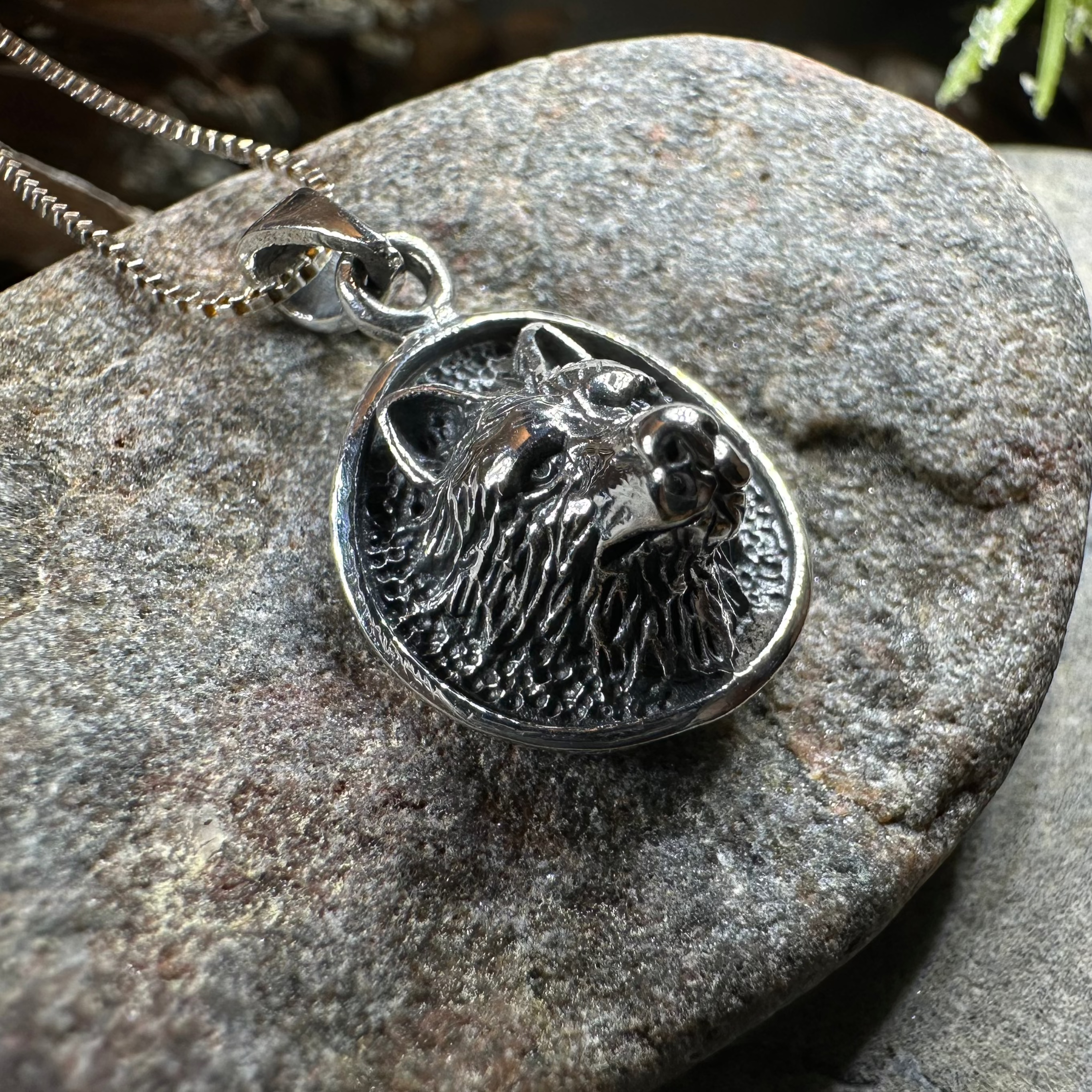 3D Wolf Necklace for Men & Women - Sterling Silver Howling Wolf Pendant - Perfect for Gifts, Outdoor Enthusiasts & Nature Lovers