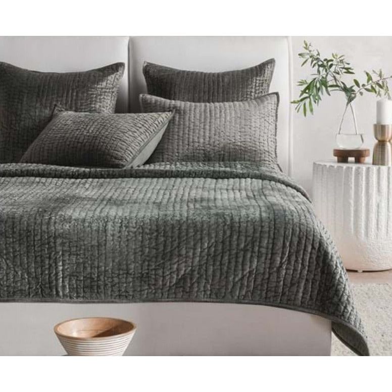 Bari Velvet Sage 3-Piece Queen Size Quilt Set - Soft & Luxurious Bedding for Cozy Bedroom Decor | Perfect for Master Bedroom, Guest Room & Dorm