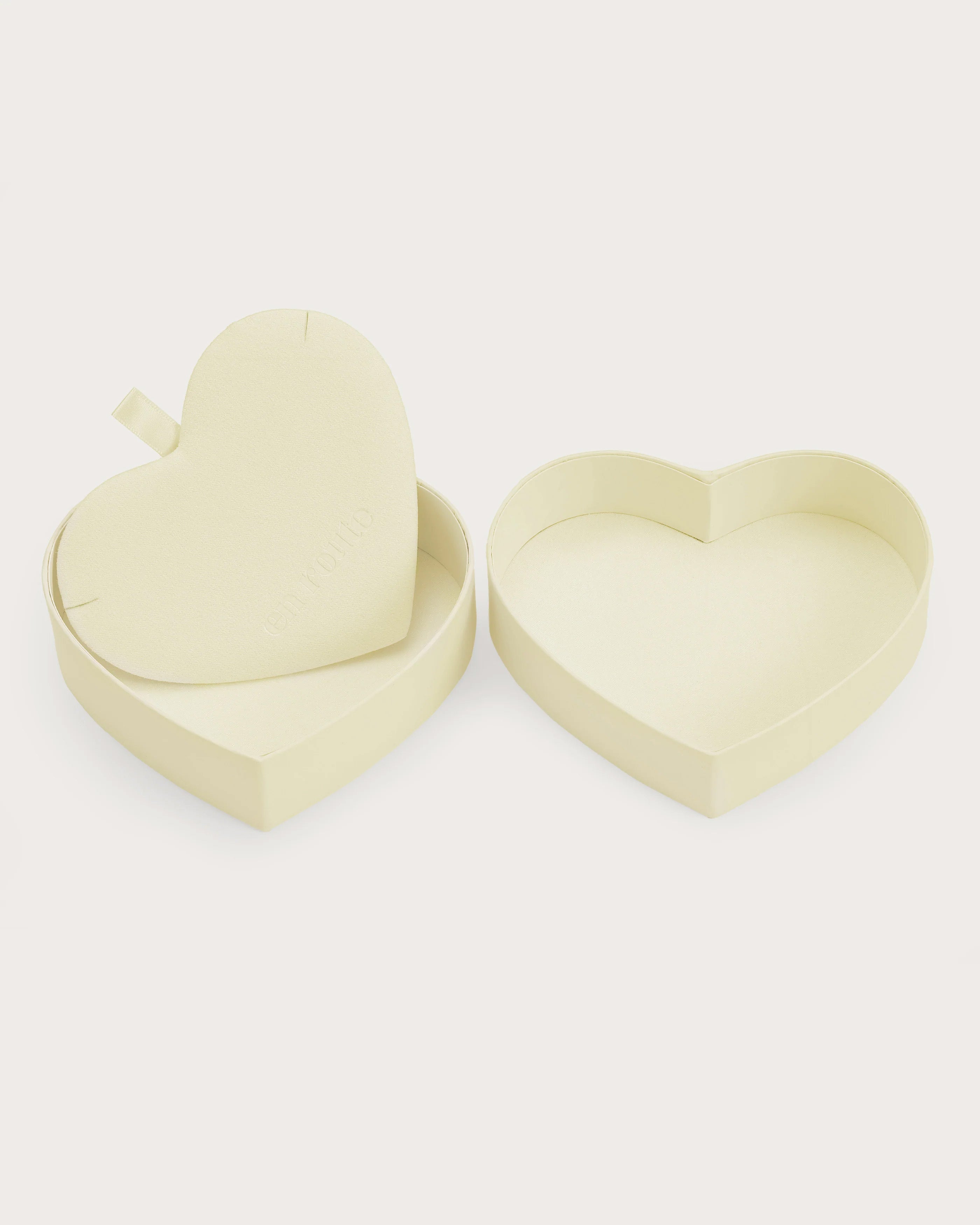 Ivory Heart Shaped Gift Box - Elegant Jewelry & Keepsake Present for Valentine's Day, Anniversary & Romantic Occasions