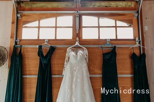 Emerald Green Velvet Bridesmaid Dresses 2025 - Elegant Long Formal Gowns for Wedding Guests & Special Occasions | Perfect for Evening Galas, Holiday Parties & Formal Events