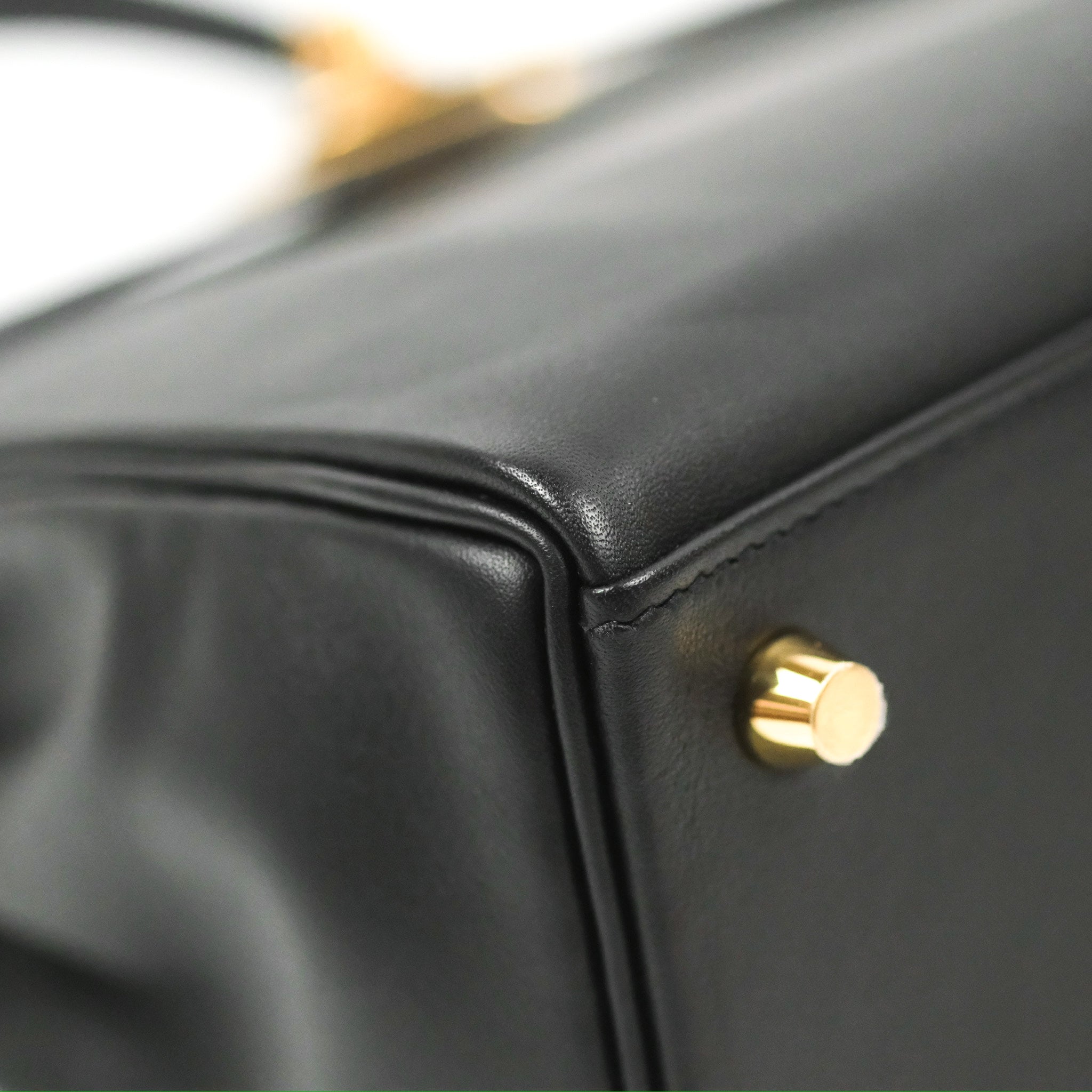 Authentic Hermès Retourne Kelly 25 Bag in Black Swift Leather with Gold Hardware - Luxury Handbag for Women | Perfect for Work, Travel & Special Occasions