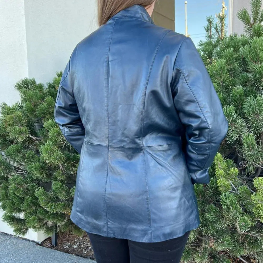 Women's Soft Lamb Leather Jacket with Front Zipper & Dual Pockets - Stylish Outerwear for Fall & Winter Fashion