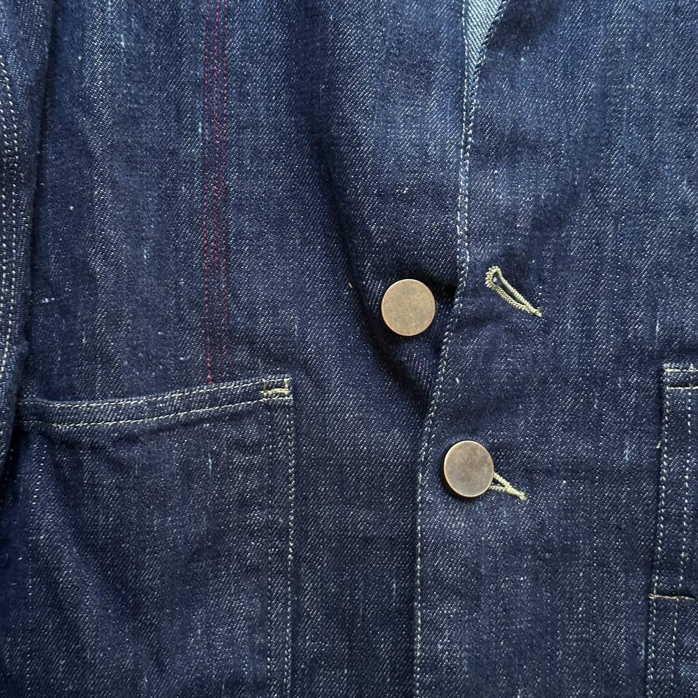 Stylish Blue Denim Jacket for Women & Men - Vintage Washed Denim Jacket with Front Pockets - Perfect for Casual Outfits, Streetwear & Fall Layering
