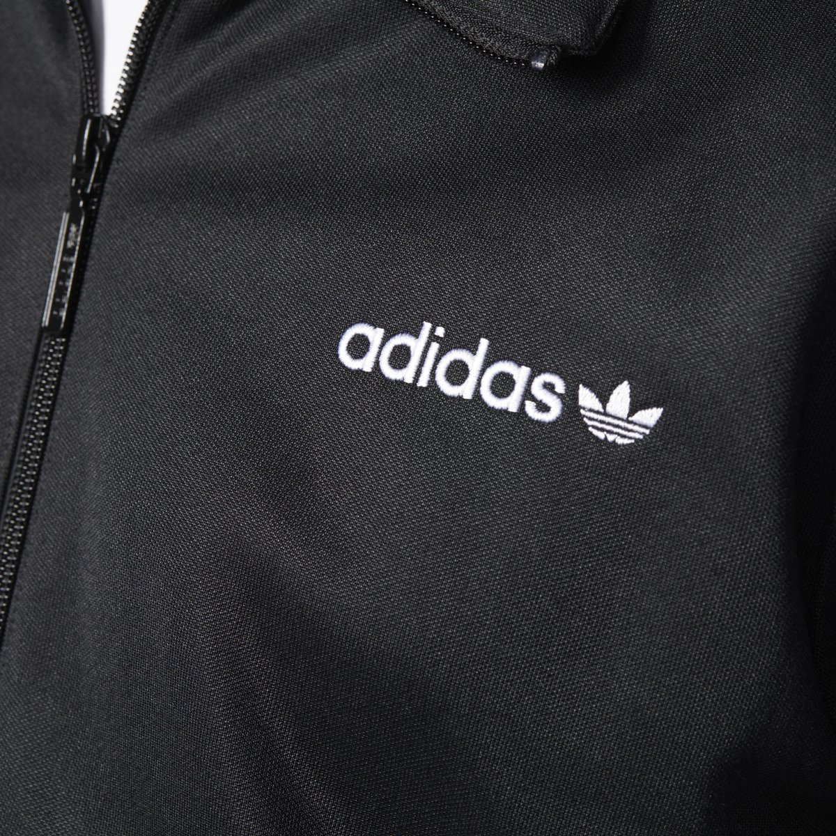 Adidas Originals Men's Blackbird Track Jacket - Stylish Vintage-Inspired Athletic Top for Running, Gym & Casual Wear