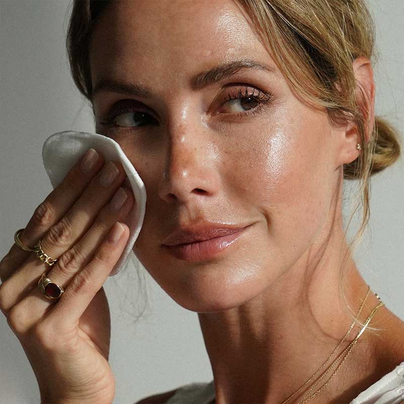 Alpha H Liquid Gold Exfoliating Treatment with 5% Glycolic Acid - Chemical Exfoliator for Glowing Skin | Perfect for Nighttime Skincare Routine & Acne-Prone Skin