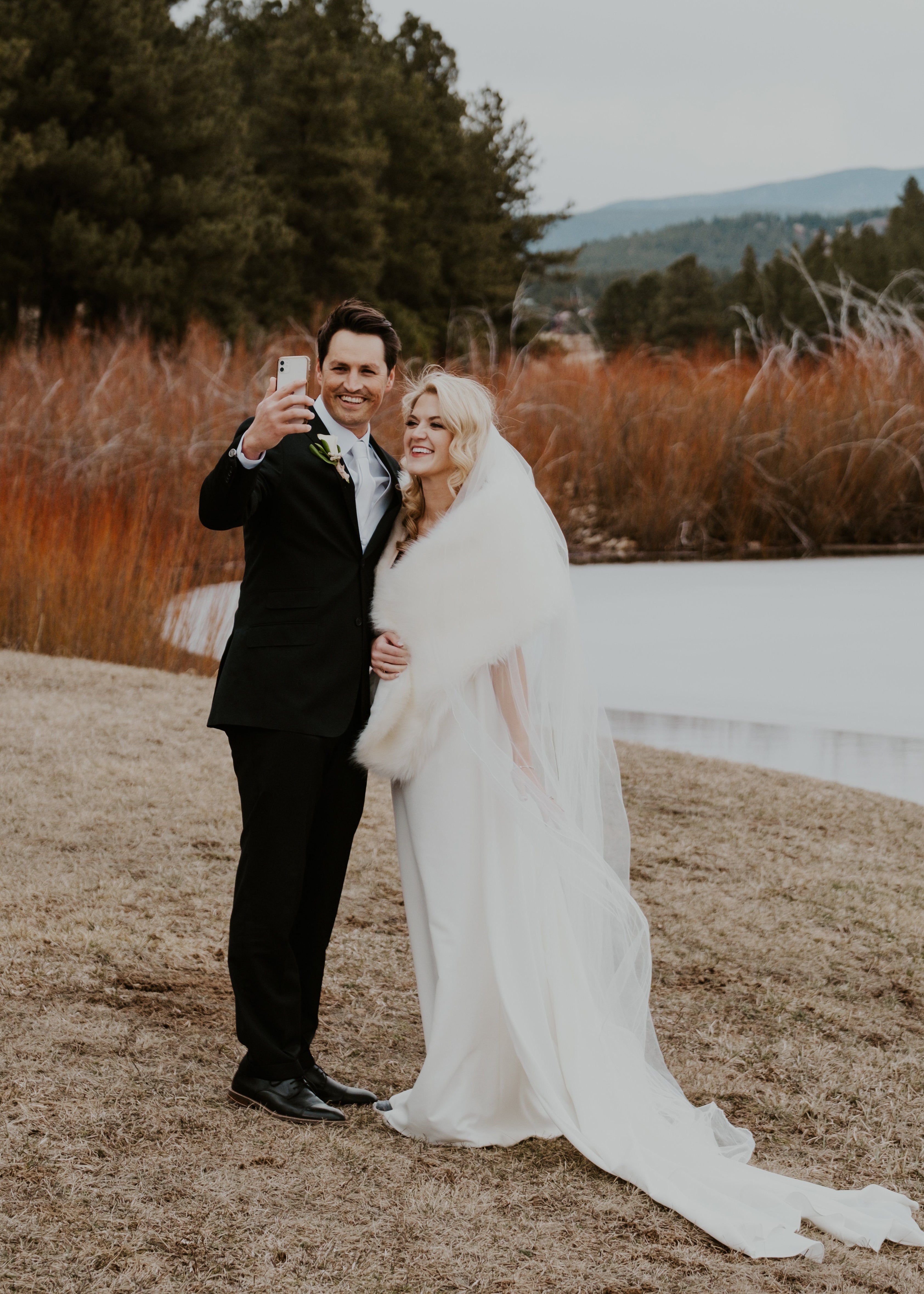 Ivory White Faux Fur Shawl for Brides - Elegant Wedding Wrap (Lilian Ivy03) - Perfect for Winter Weddings, Bridal Portraits & Formal Events