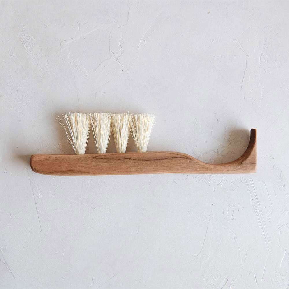MT0977 Medium Wooden Counter Brush - Natural Wood Handle for Kitchen, Bar & Restaurant Cleaning - Perfect for Countertops, Tables & Hard Surfaces