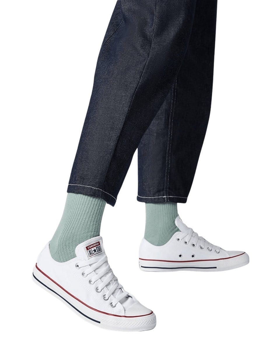 Converse Women's Chuck Taylor All Star Low Top Sneakers - White Canvas Casual Shoes for Everyday Wear & Street Style Fashion