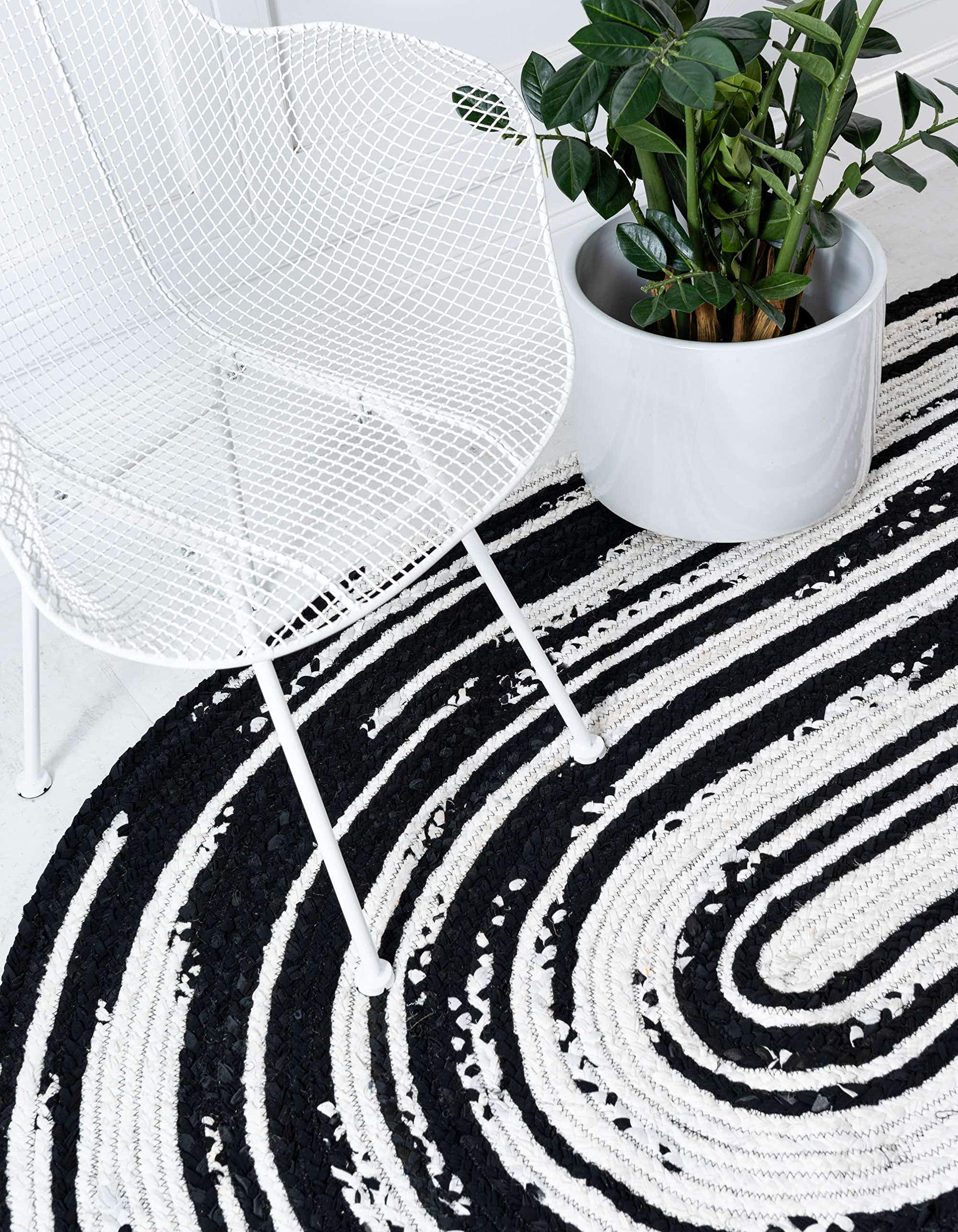 Unique Loom Braided Chindi Collection Casual Modern Black Oval Rug 8' x 10' - Handwoven Boho Chic Area Rug for Living Room, Bedroom, or Office Decor