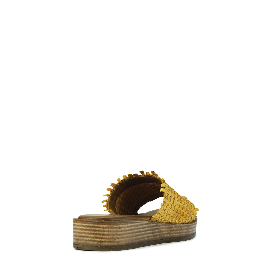 **Comfortable & Stylish Weaver Flat Sandals for Women - Breathable & Lightweight Summer Shoes - Perfect for Beach, Travel & Casual Outings**
