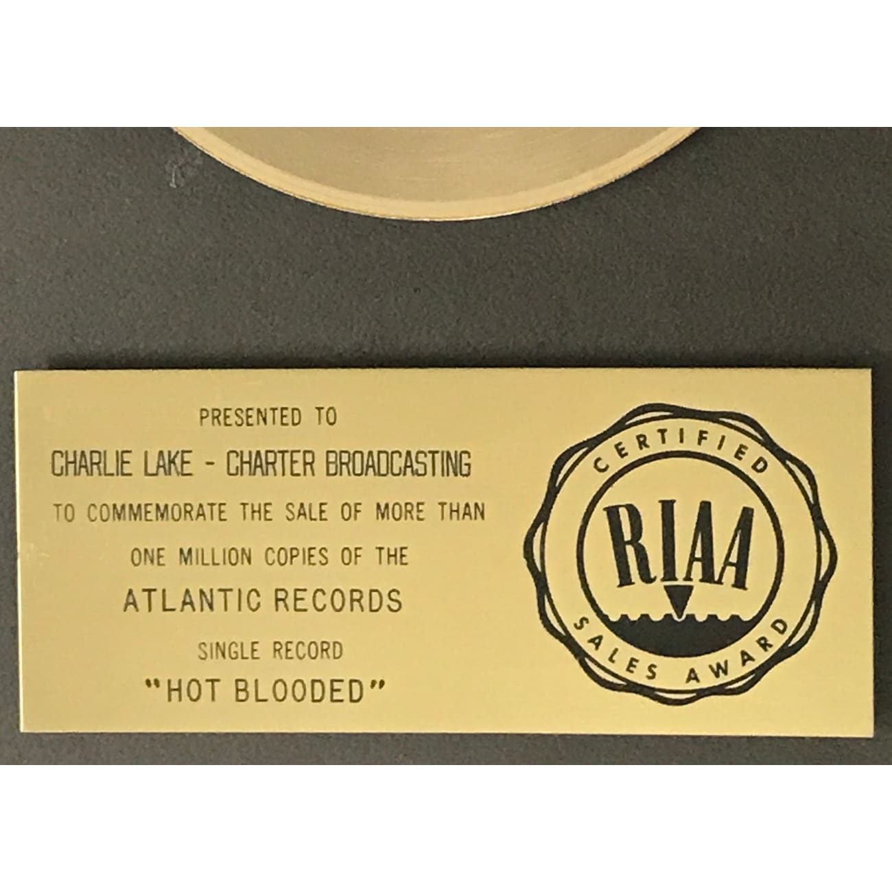 RIAA Gold Single Award - Certified Music Achievement for Collectors & Fans | Perfect for Display in Home, Office, or Music Studio