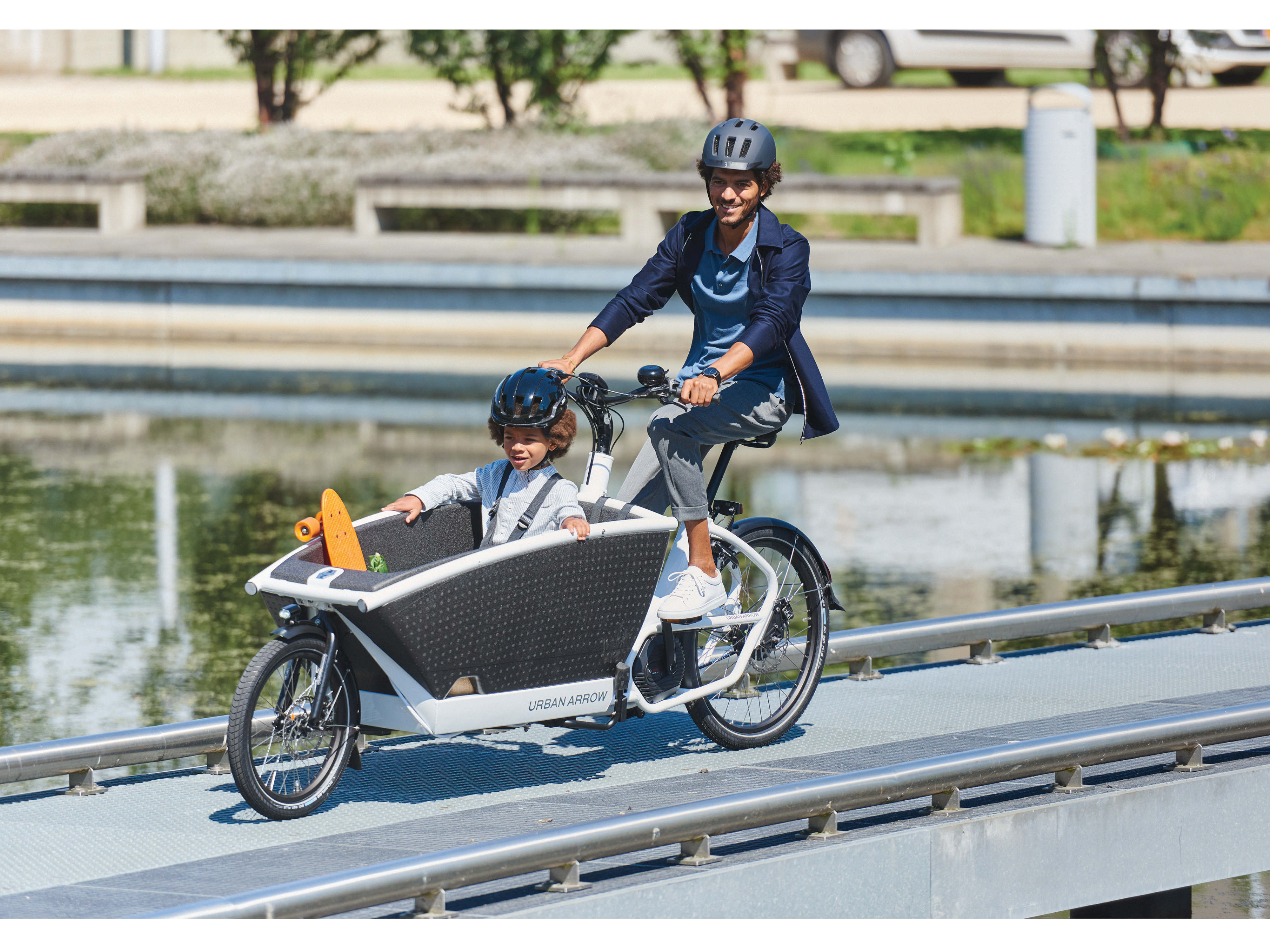 Urban Arrow Family Cargo Bike - Premium Electric Cargo Bicycle for Urban Commuting & Family Transport - Perfect for School Runs, Grocery Shopping & Eco-Friendly City Travel