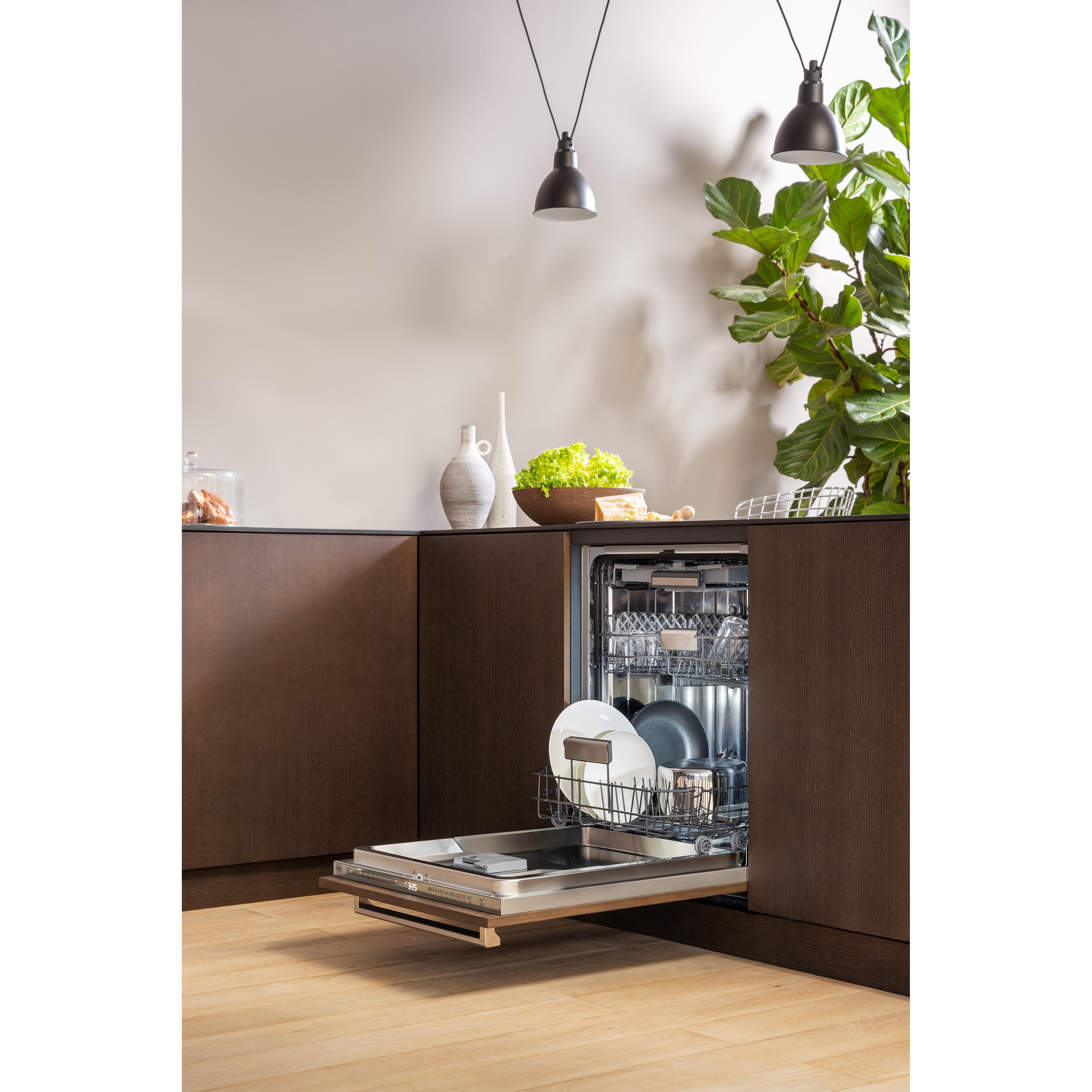 Bertazzoni 24 Inch Built-in Dishwasher DW24S3IPV - Stainless Steel, Energy Star Certified, Quiet Operation - Perfect for Modern Kitchens and Open-Concept Homes