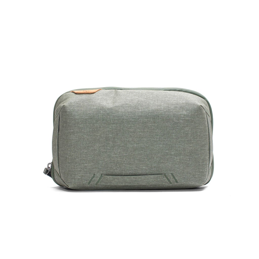 Peak Design Tech Pouch V2 - Premium Travel Organizer for Electronics & Cables - Water-Resistant Tech Accessories Case for Laptops, Phones, Chargers - Perfect for Business Travel, Daily Commute & Digital Nomad Lifestyle