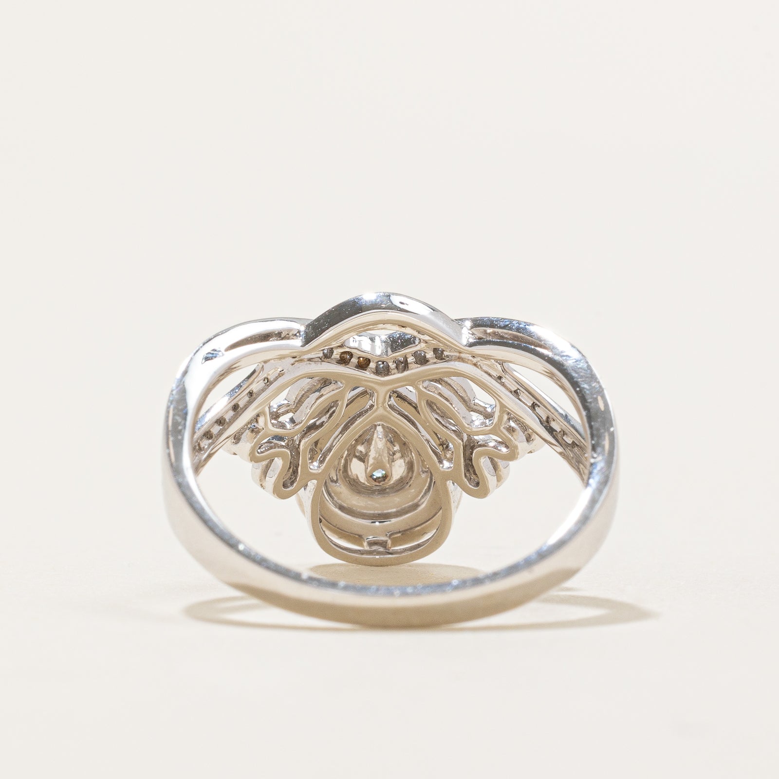 Exquisite Fancy Color Diamond Chevron Ring | 0.18ct Center Stone | 0.45ctw Total Weight | 0.243ctw Side Stones | Size 6 | Perfect for Engagement, Anniversary & Special Occasion Gifts