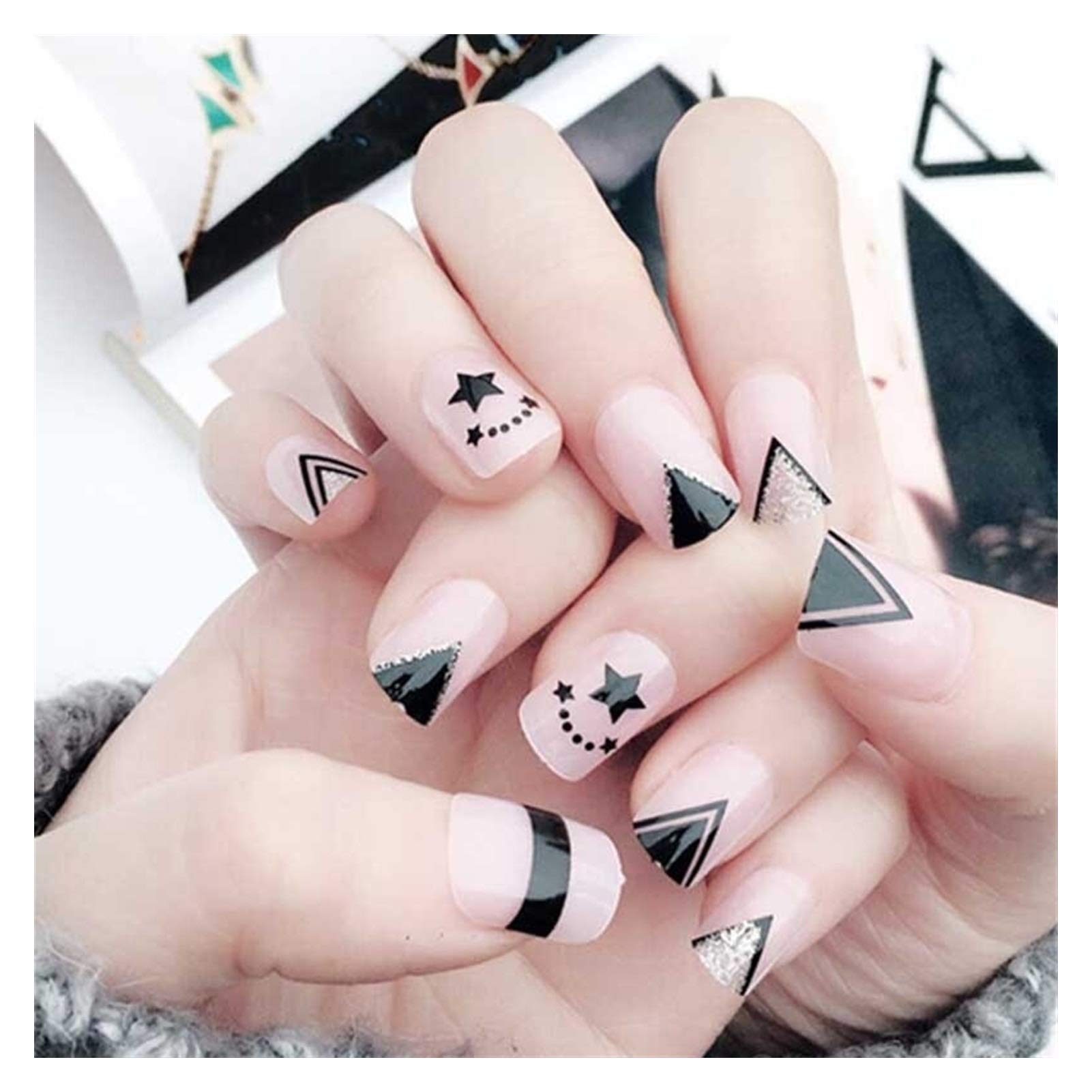 DINGGUANGHE 24pcs Short Press On Nails - Black & White Geometric Acrylic False Nails with Glue Kit | Full Cover Artificial Nails for Women | Perfect for Parties, Weddings & Daily Wear
