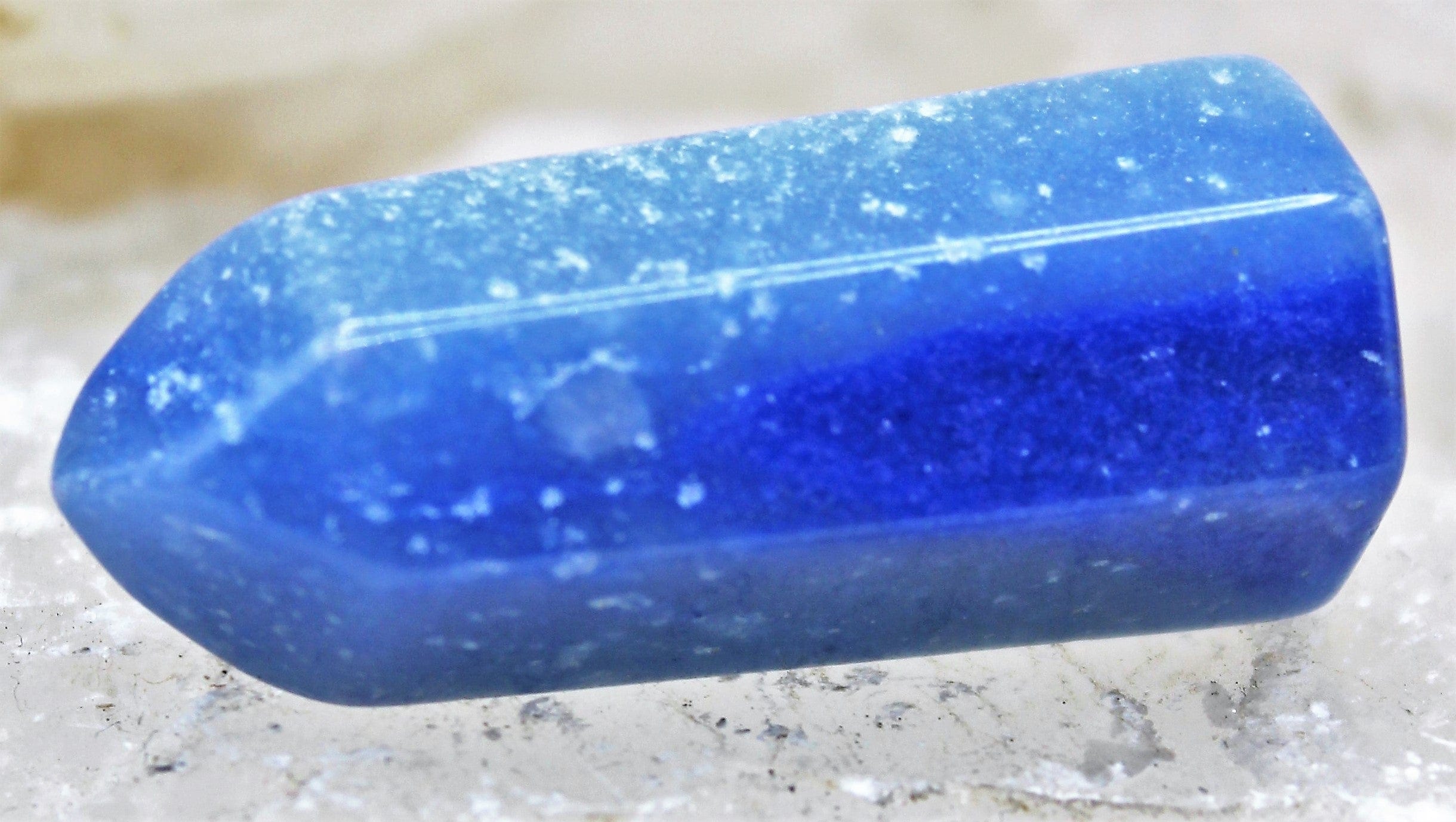 Blue Quartz Crystal Tower - Natural Healing Stone for Meditation, Home Decor & Positive Energy - Perfect for Yoga, Feng Shui & Spiritual Gifts