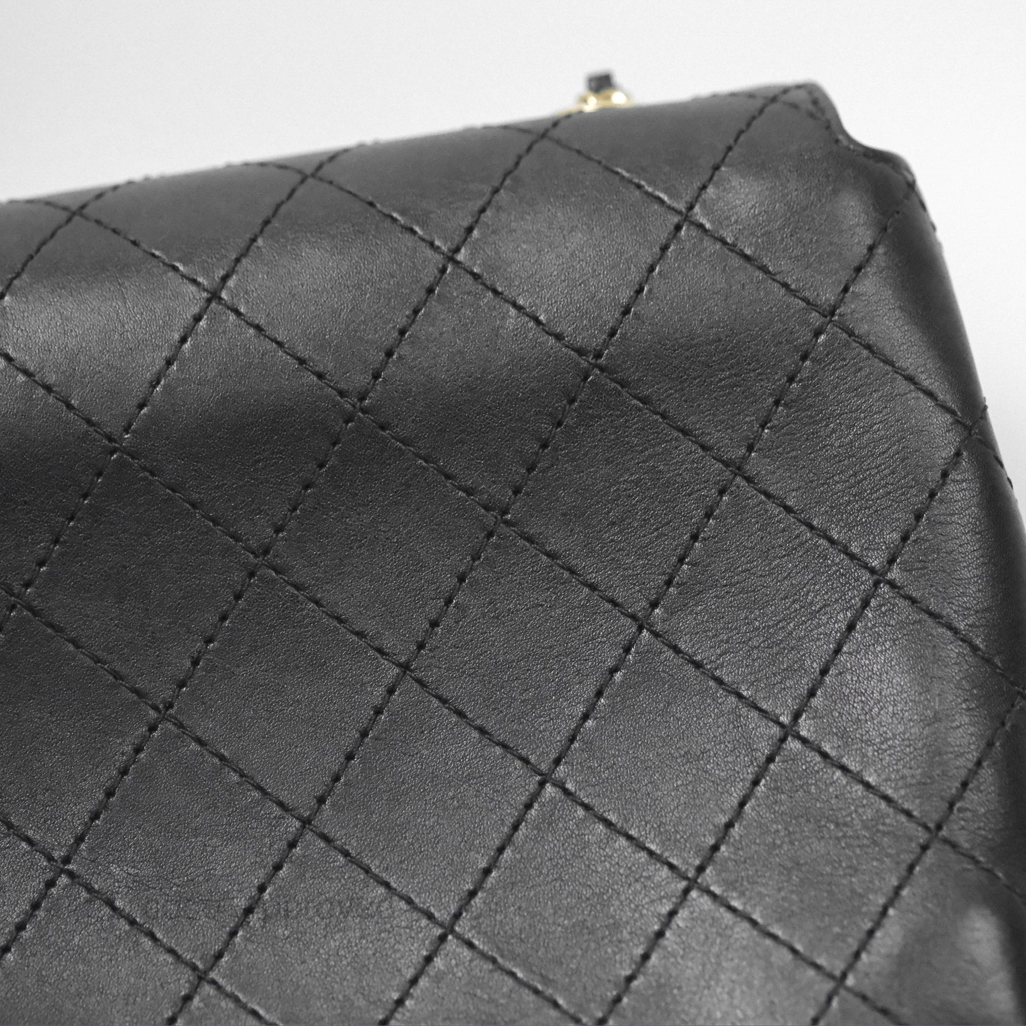 Authentic Chanel Small Flap Bag in Black Calfskin Leather - Perfect for Evening Events & Luxury Fashion Accessories