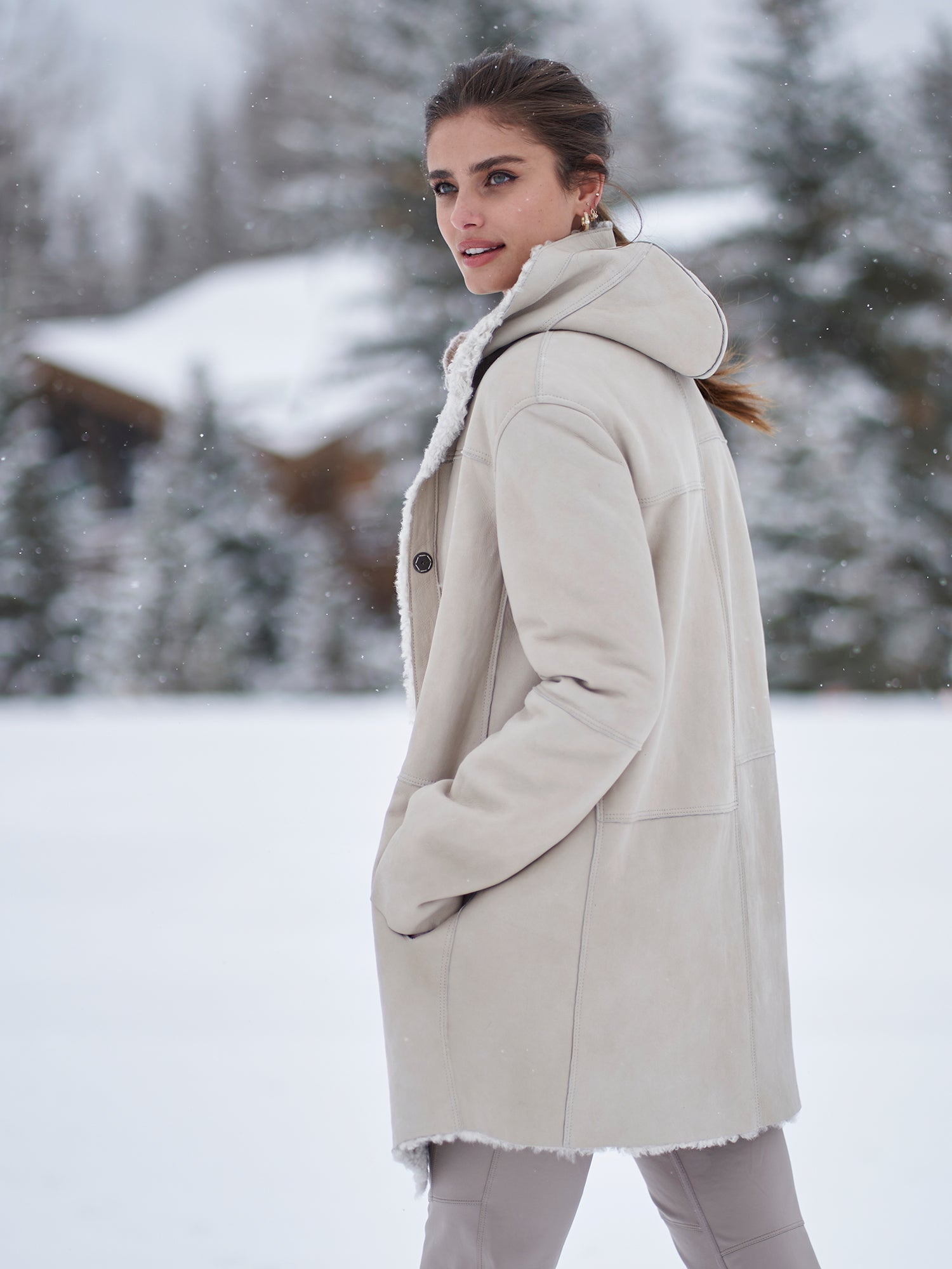 Olivera Reversible Shearling Coat for Women - Winter Warm Faux Fur Jacket with Hood, Cozy Outerwear for Cold Weather - Perfect for Snow Days, Outdoor Adventures & Casual Wear