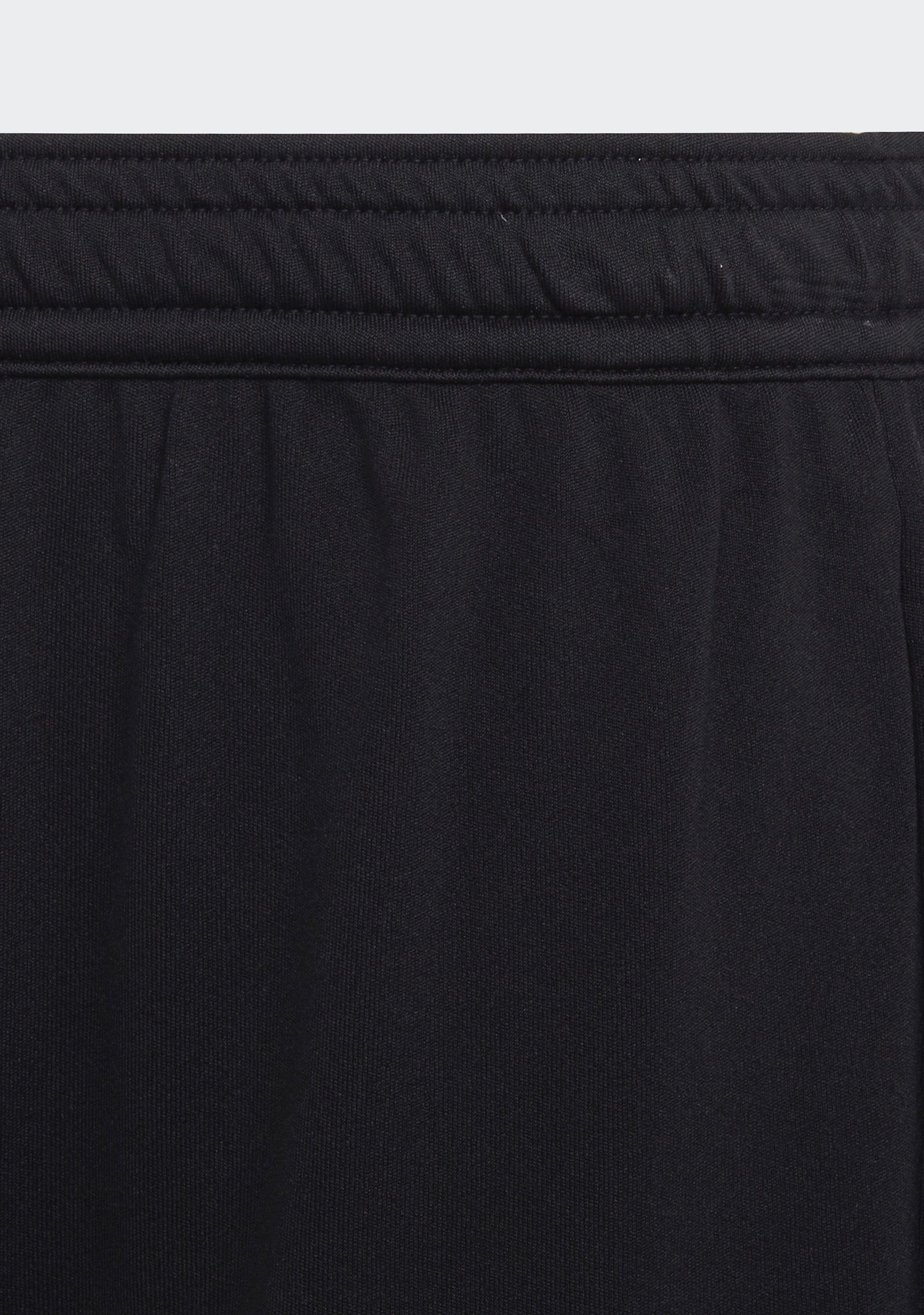 Adidas Junior Entrada 22 Basketball Shorts for Boys - Lightweight & Breathable Gym Shorts - Perfect for Basketball Practice, School PE & Casual Wear
