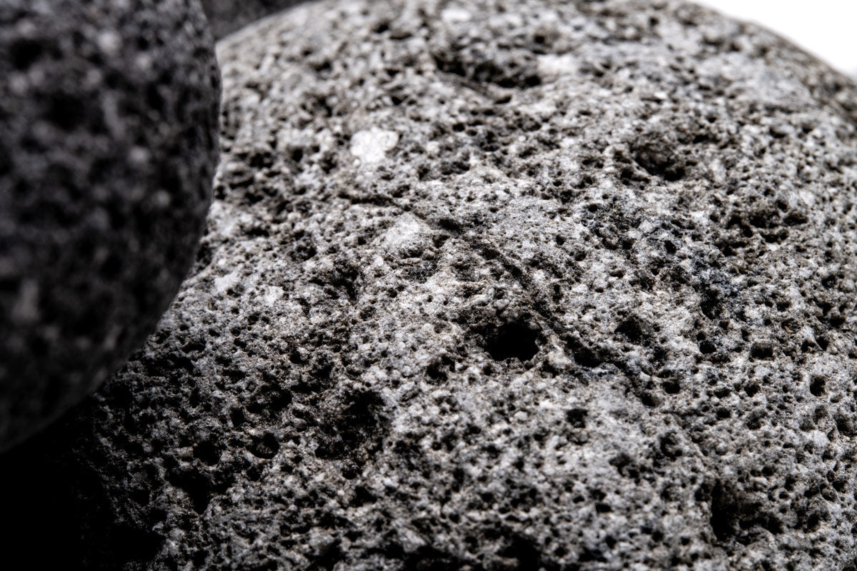 Premium Black Star Lava Rock for Landscaping, Aquariums & Terrariums - Natural Volcanic Stone for Garden Decor, Fish Tanks & Reptile Habitats - Ideal for Drainage, Filtration & Decorative Use