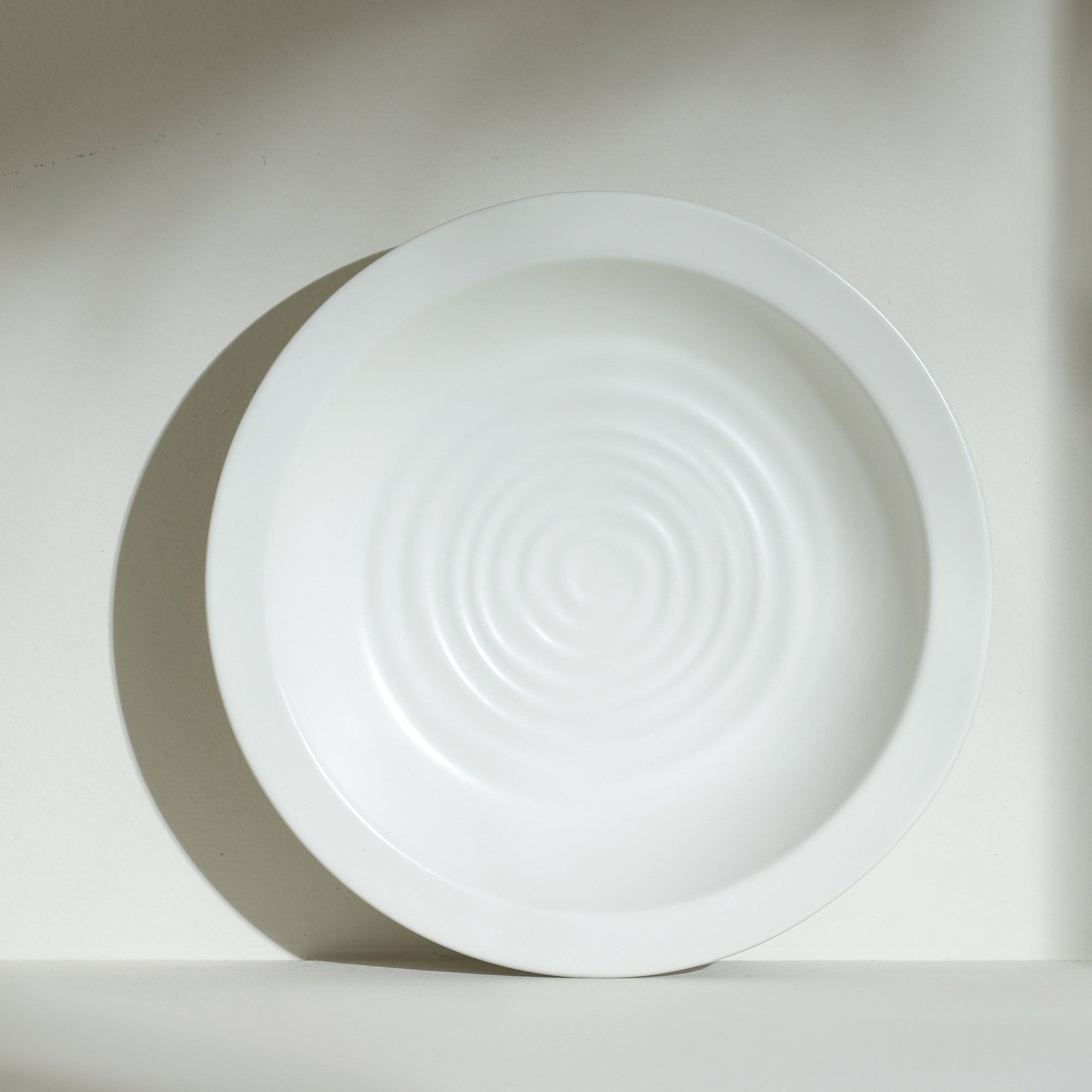 Premium Orbit Stoneware Dinnerware Set - 16-Piece White Porcelain Dinner Plates, Bowls & Mugs - Elegant & Durable for Everyday Use, Dinner Parties & Restaurant Style Dining