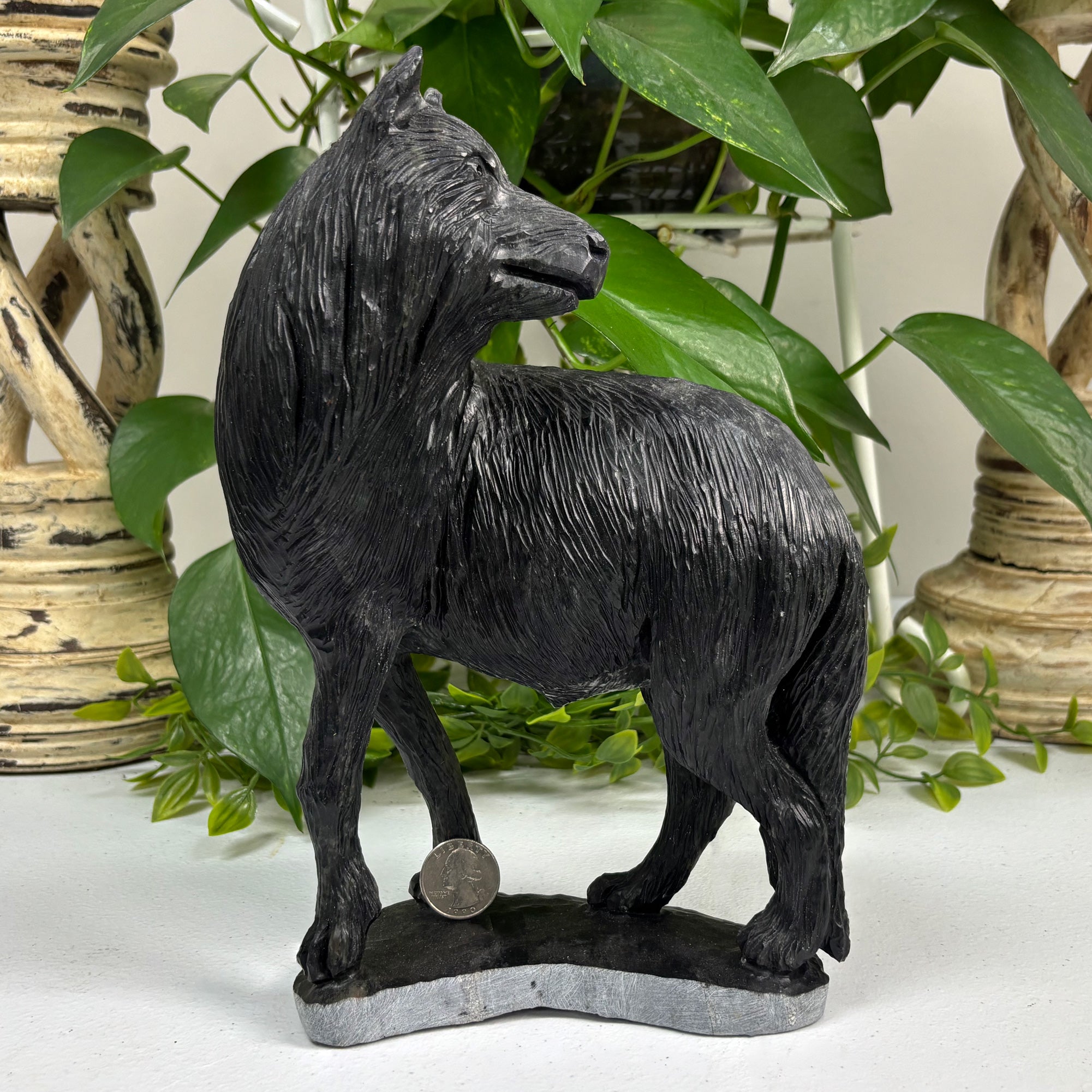 Hand Carved Wolf Serpentine Gemstone Figurine - Natural Crystal Animal Statue for Collectors, Home Décor & Spiritual Healing | Perfect for Office Desk, Meditation Space & Gift Giving RAN478