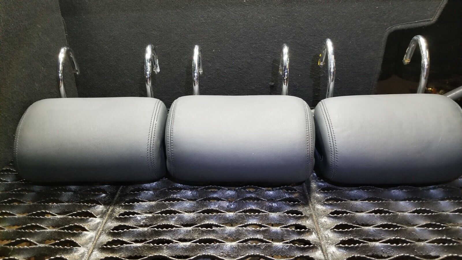 03 06 Mercedes CL500 CL55 AMG W215 Rear Seat Headrest Set - 3pcs Black Leather OEM Replacement - Perfect for Car Interior Upgrade & Comfort Enhancement