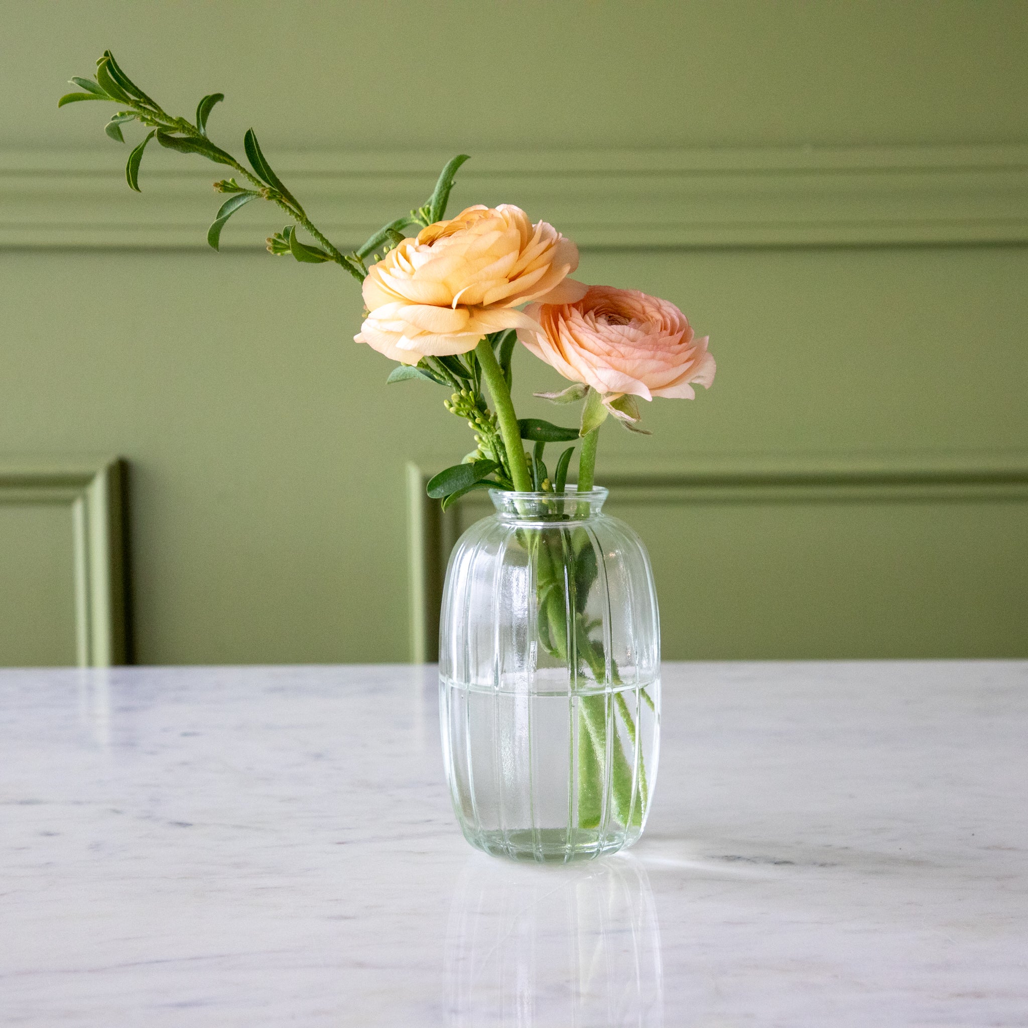 Elegant Glass Bud Vase for Flowers - Small Floral Centerpiece for Weddings, Home Decor, and Table Settings