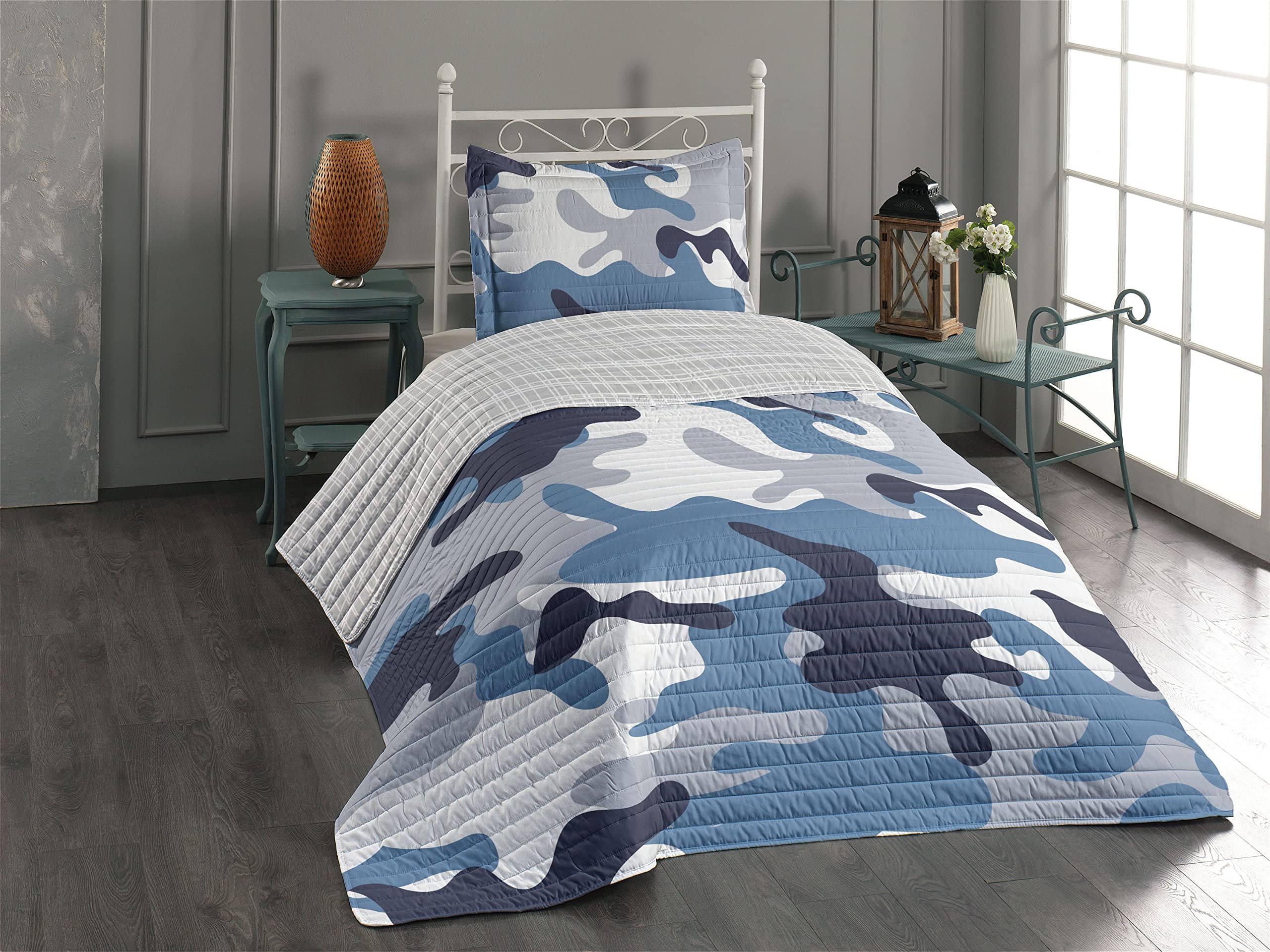 Ambesonne Reversible Camouflage Bedspread Set - Abstract Soft Color Surreal Design, Microfiber Comforter & Pillow Shams, Twin Size in Slate Blue Indigo Grey - Perfect for Modern Bedroom, Guest Room & Dorm Decor