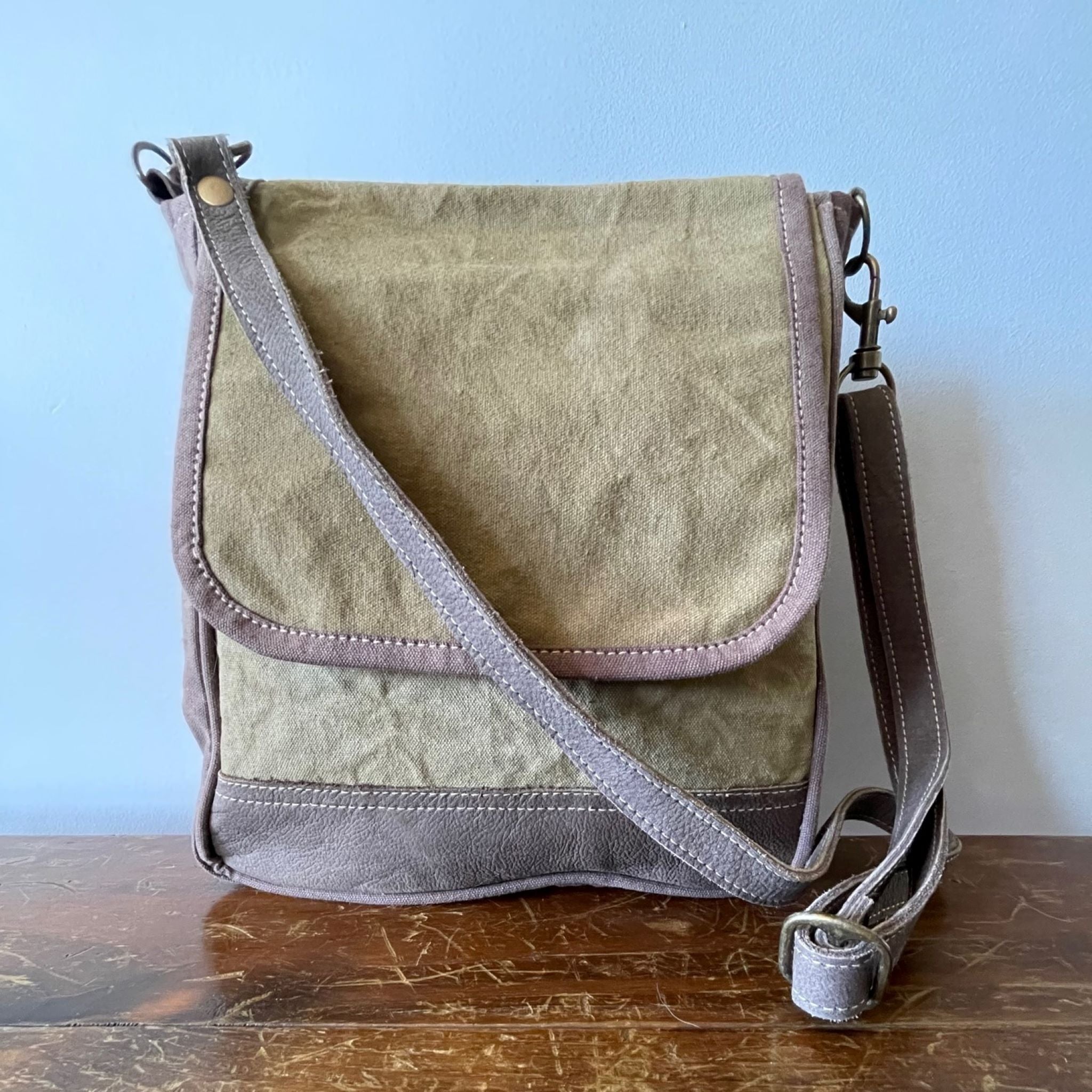 Eco-Friendly Canvas Crossbody Bag for Men & Women - Minimalist Messenger Purse - Perfect for Travel, Work & Everyday Use