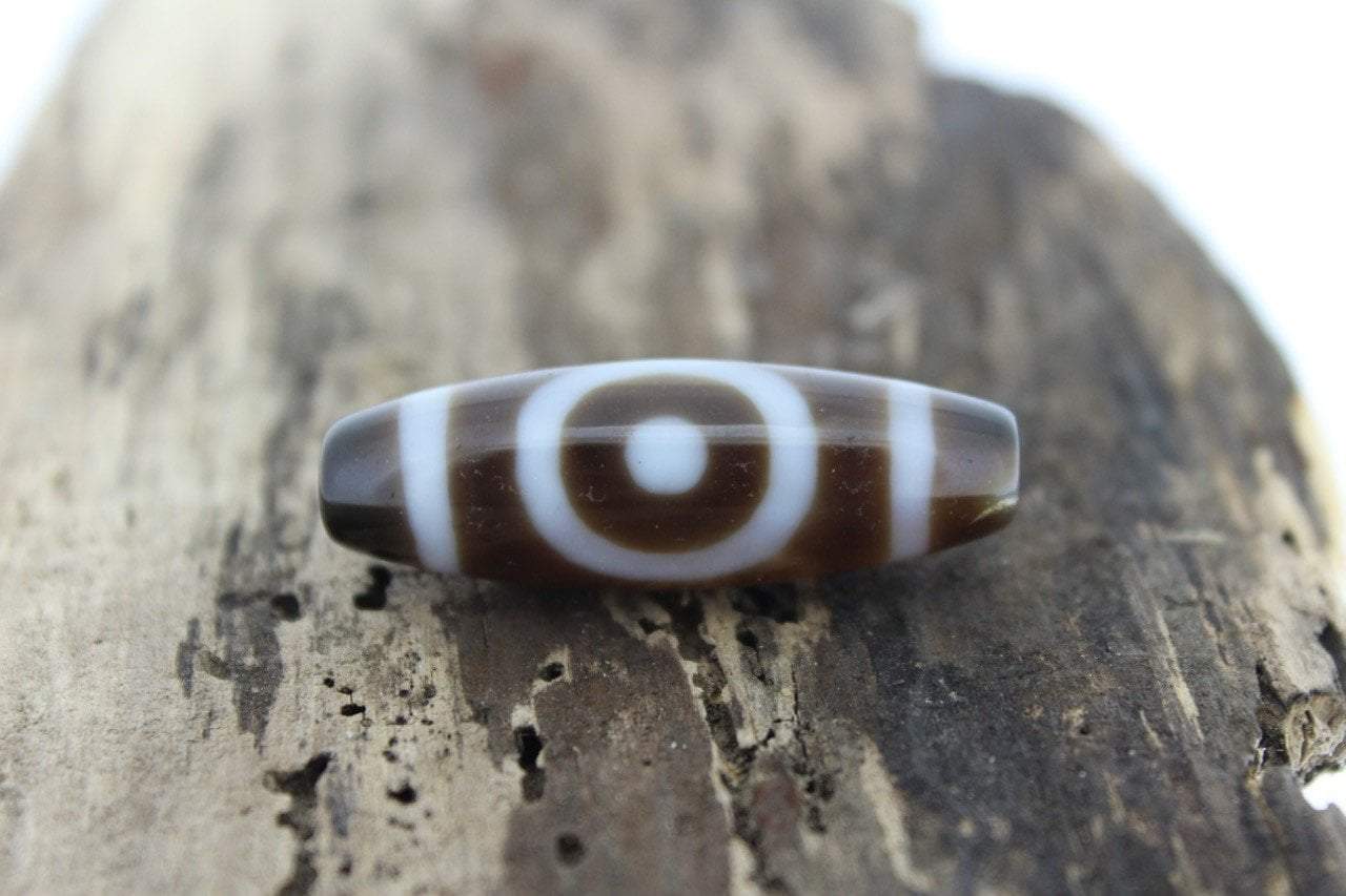 Authentic Tibetan Dzi Bead Bracelet - Bullseye Sakor Namkor Sky Door Design for Protection & Good Luck - Perfect for Meditation, Spiritual Healing & Fashion Accessories