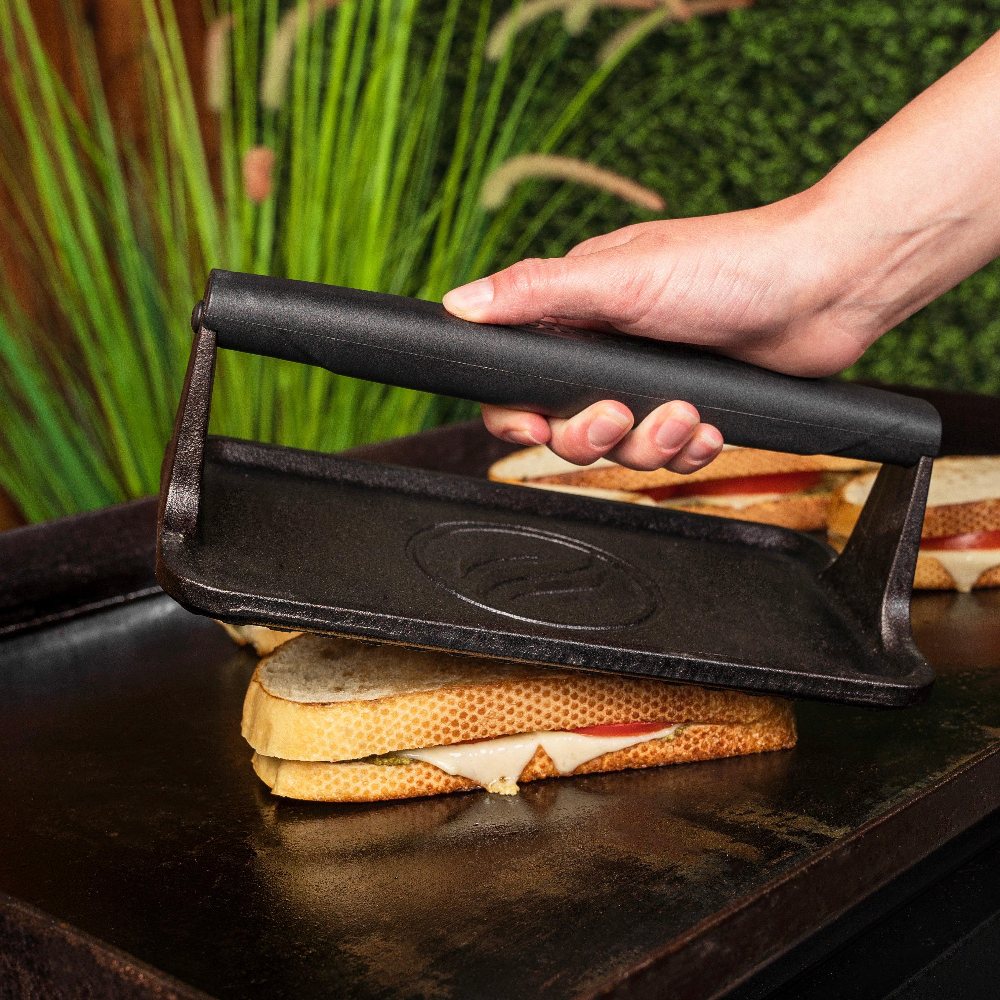 Heavy Duty Cast Iron Griddle Press for Burgers, Steaks & Paninis – Perfect for Grilling, BBQ & Stovetop Cooking