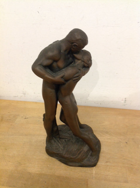 12 Resin Romantic Couple Kissing Statue - Elegant Home Decor for Valentine's Day, Wedding Anniversary & Romantic Gifts