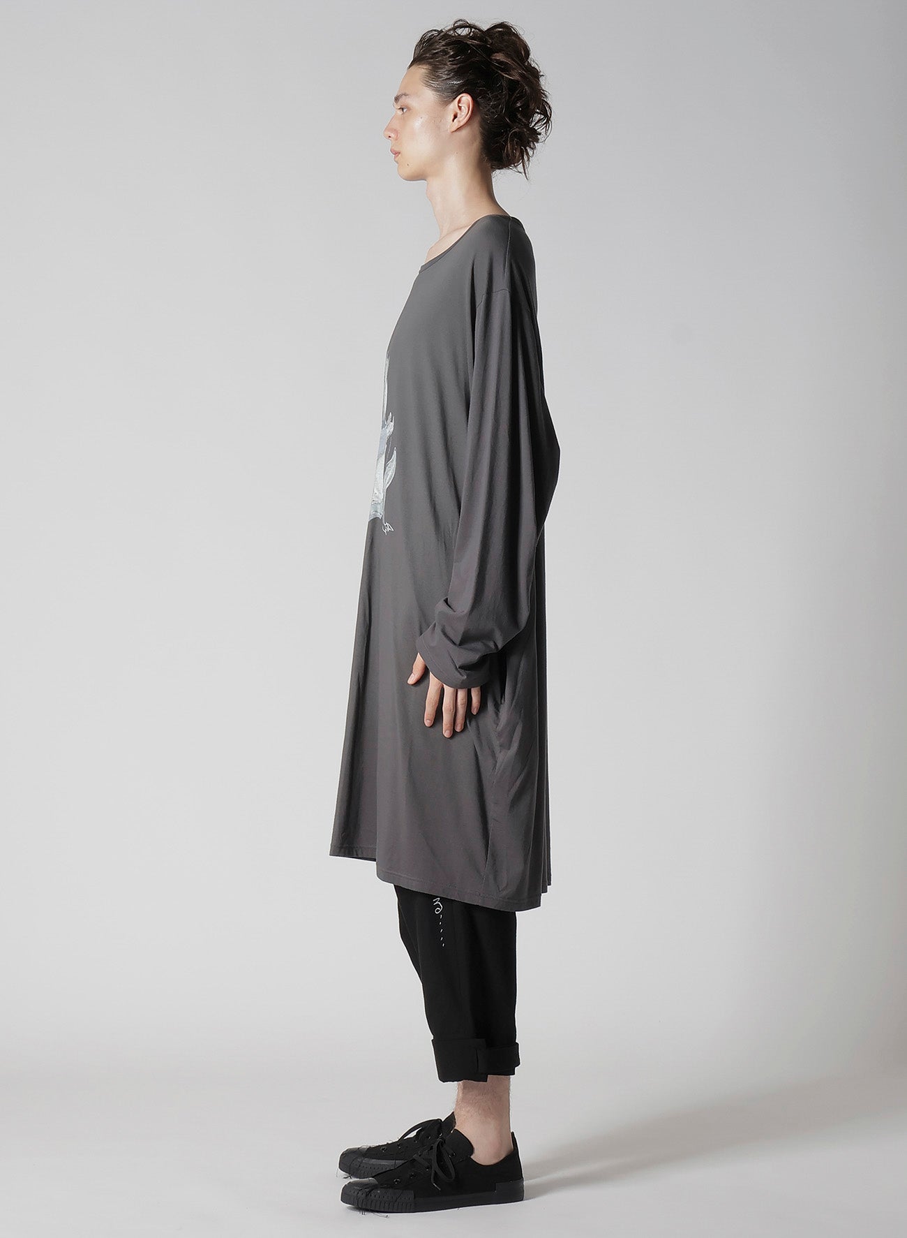 C/MO Jersey Big & Long Sleeve T-Shirt - Comfortable Oversized Fit for Men & Women - Perfect for Casual Wear, Layering & Street Style Fashion