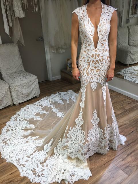 Calla Blanche Lydia 16130 Sample Wedding Gown - Elegant Lace Bridal Dress for Brides, Formal Occasions & Special Events