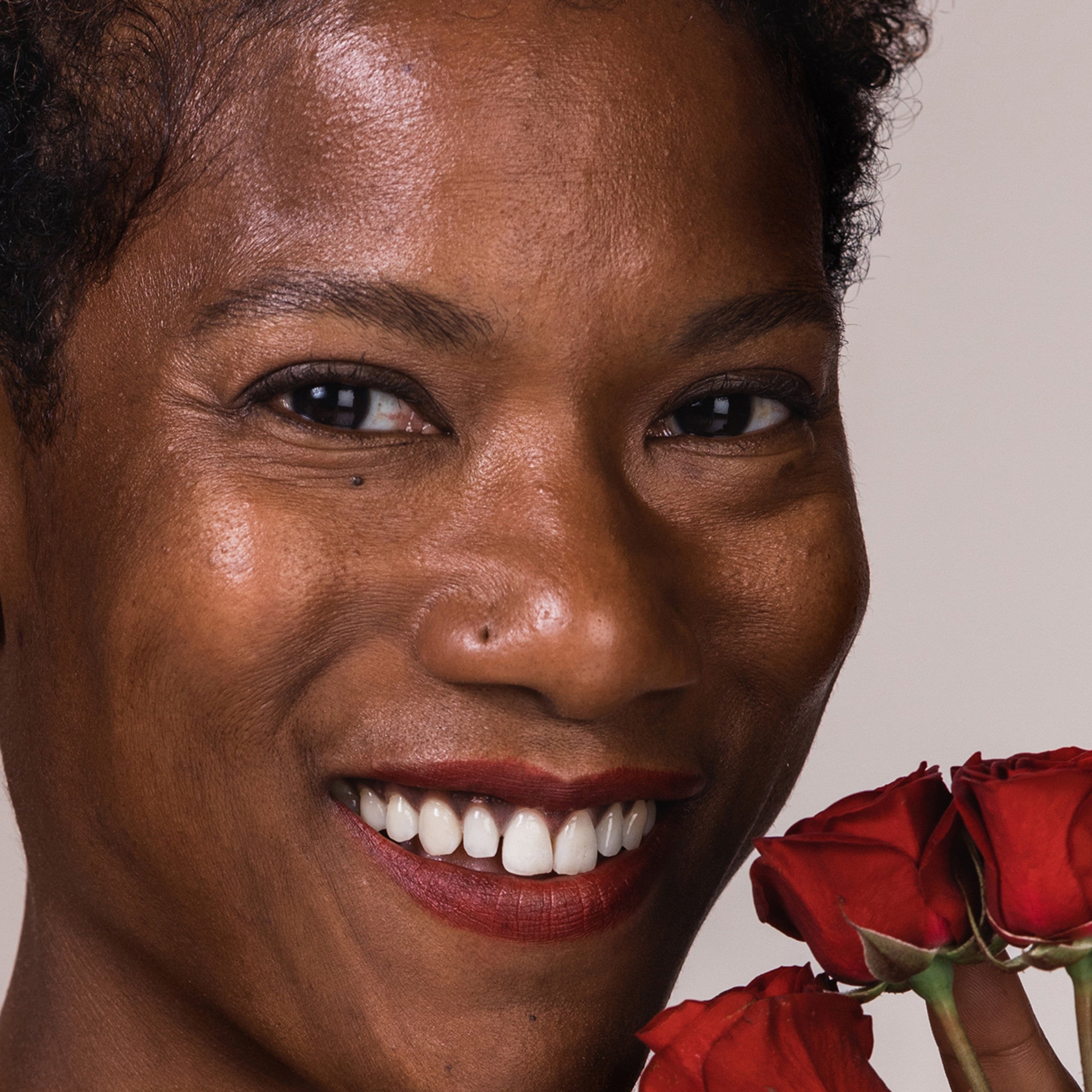 Full Bloom Sculpted Lipstick - Long Lasting Matte Lipstick with Hydrating Formula, Vegan & Cruelty-Free - Perfect for Everyday Wear, Date Night, and Special Occasions