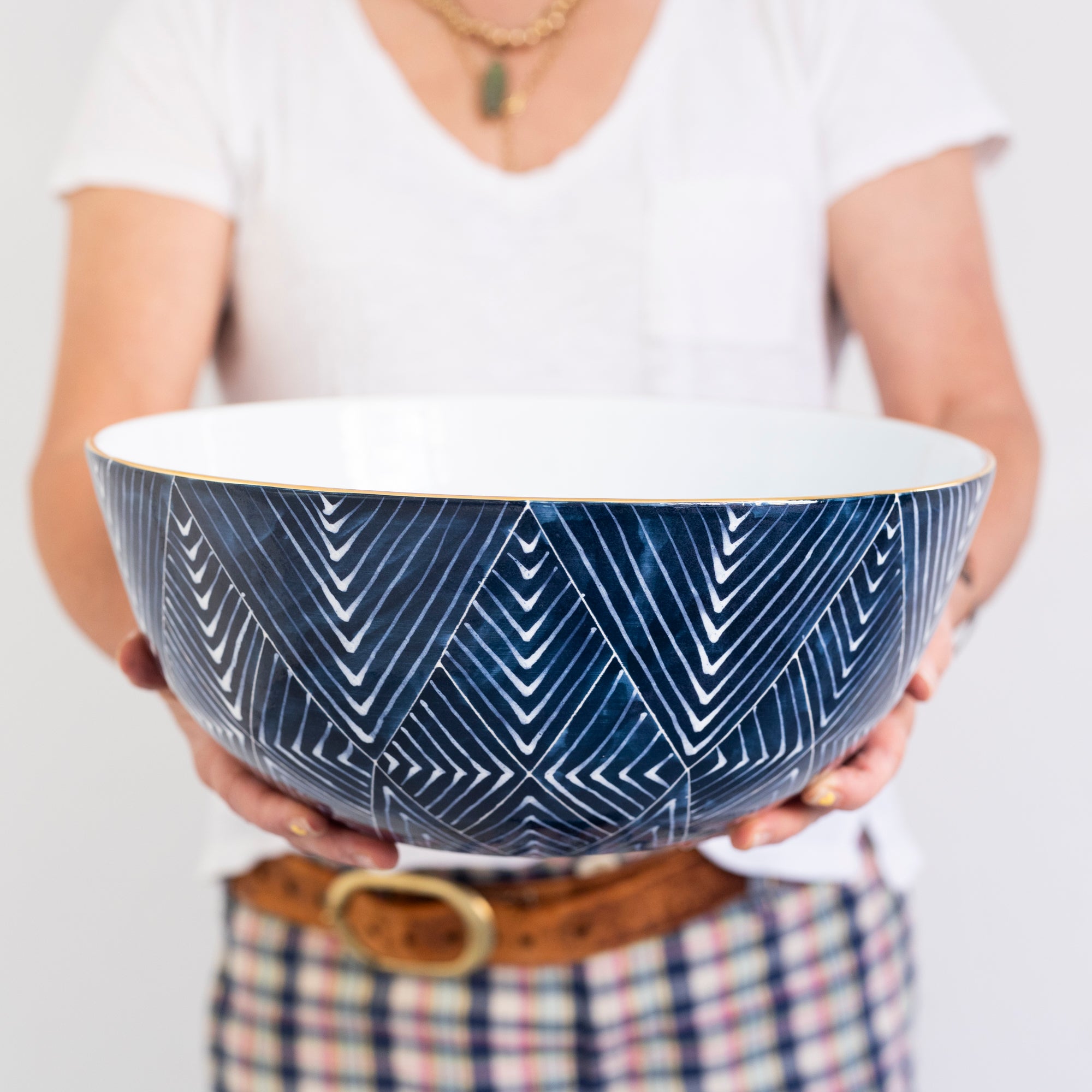Delft Blue ChiChi Super Bowl - Elegant Dutch Ceramic Serving Bowl for Soups, Salads & Snacks - Perfect for Parties, Entertaining & Home Decor
