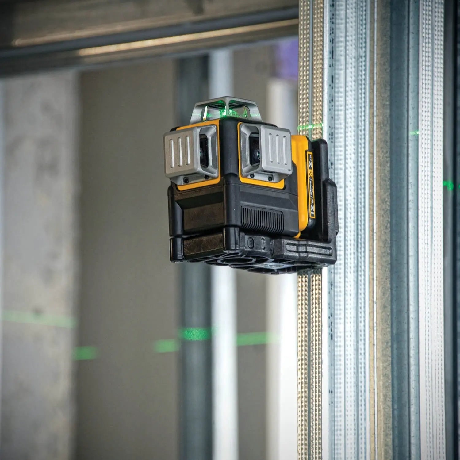 DEWALT DW089LG 12V Line Laser Self-Leveling Cross Beam Green Battery - Perfect for Construction, Renovation and DIY Projects