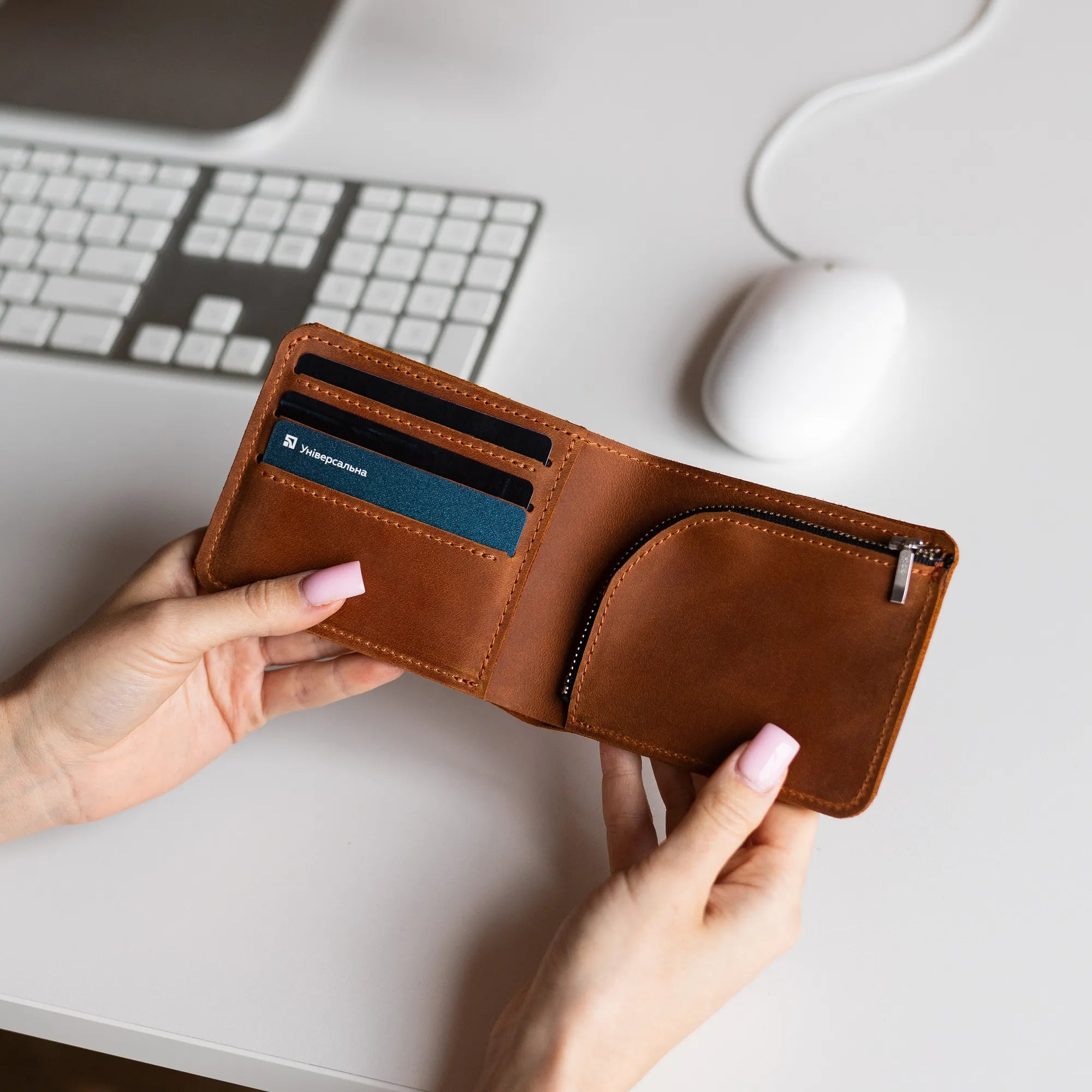 Personalized Leather Wallet for Men & Women - Custom Engraved RFID Blocking Bifold Wallet - Perfect Gift for Dad, Husband, Boyfriend - Ideal for Travel, Business & Everyday Use
