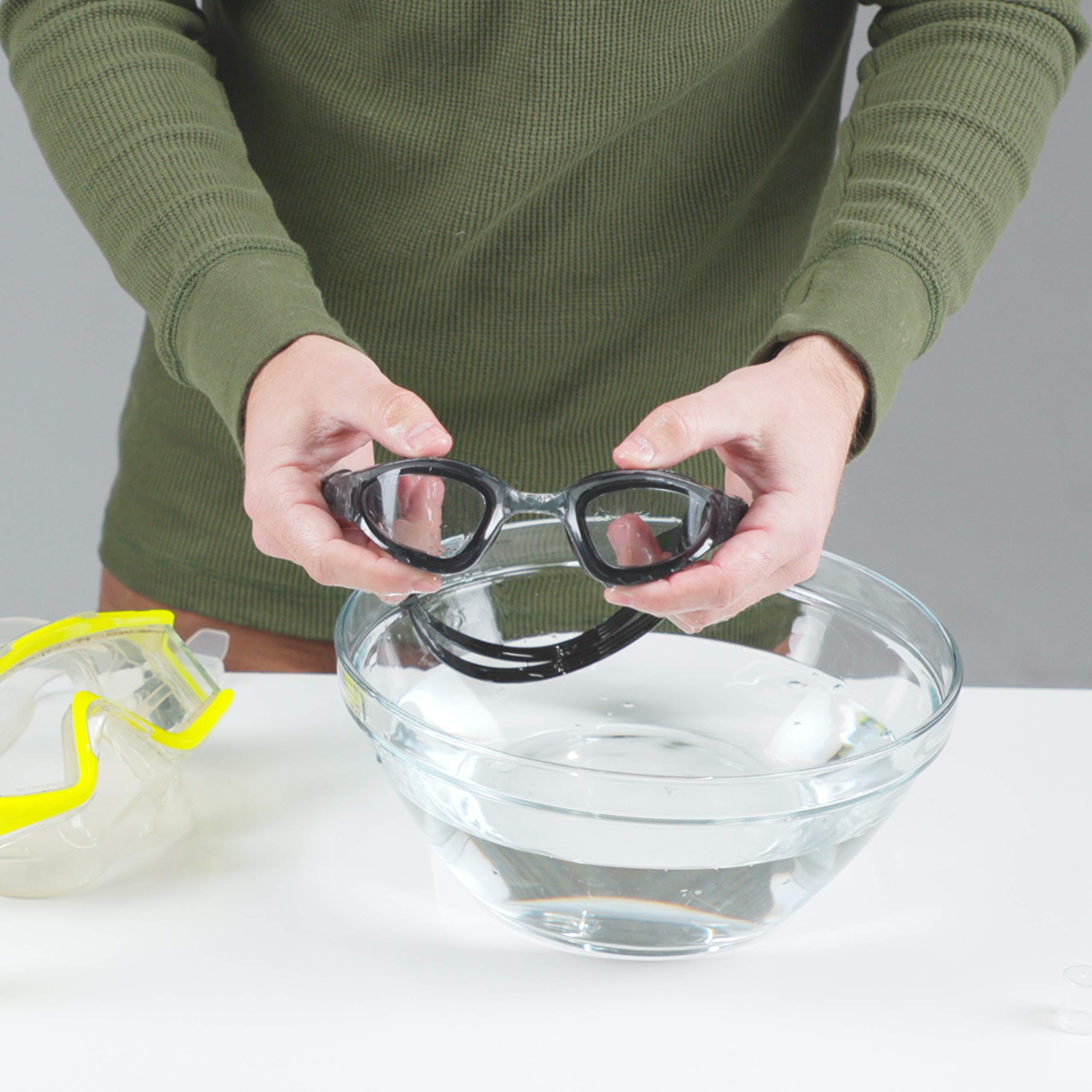 Gear AID Anti-Fog Spray & Lens Cleaner for Goggles, Masks & Glasses – Clear Vision for Skiing, Swimming & Safety Work