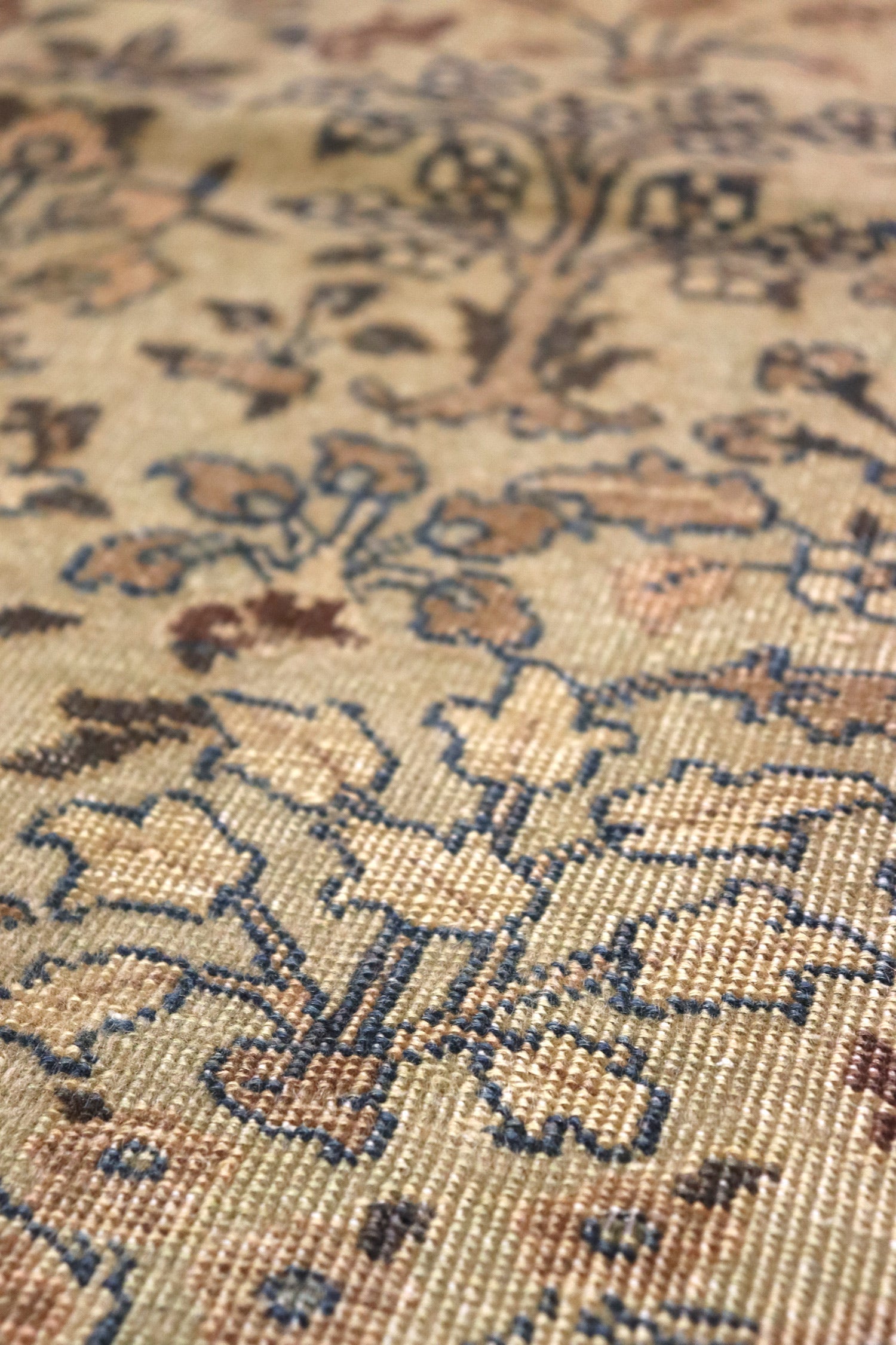 Antique Tabriz Handwoven Traditional Persian Rug - J66204 | Perfect for Living Room, Bedroom & Home Decor