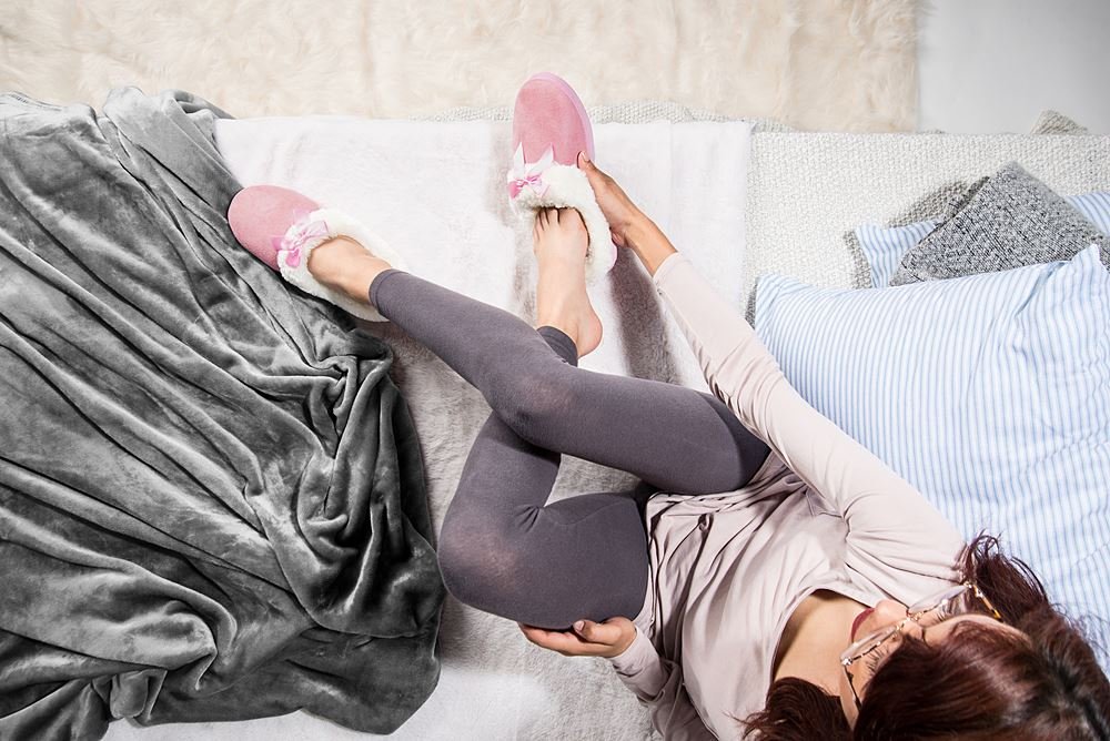 Cozy Fleece House Slippers for Women - Non-Slip Indoor/Outdoor Scuff Slippers - Perfect as Housewarming Gift, Lounge Wear & Home Comfort Shoes (Baby Pink)