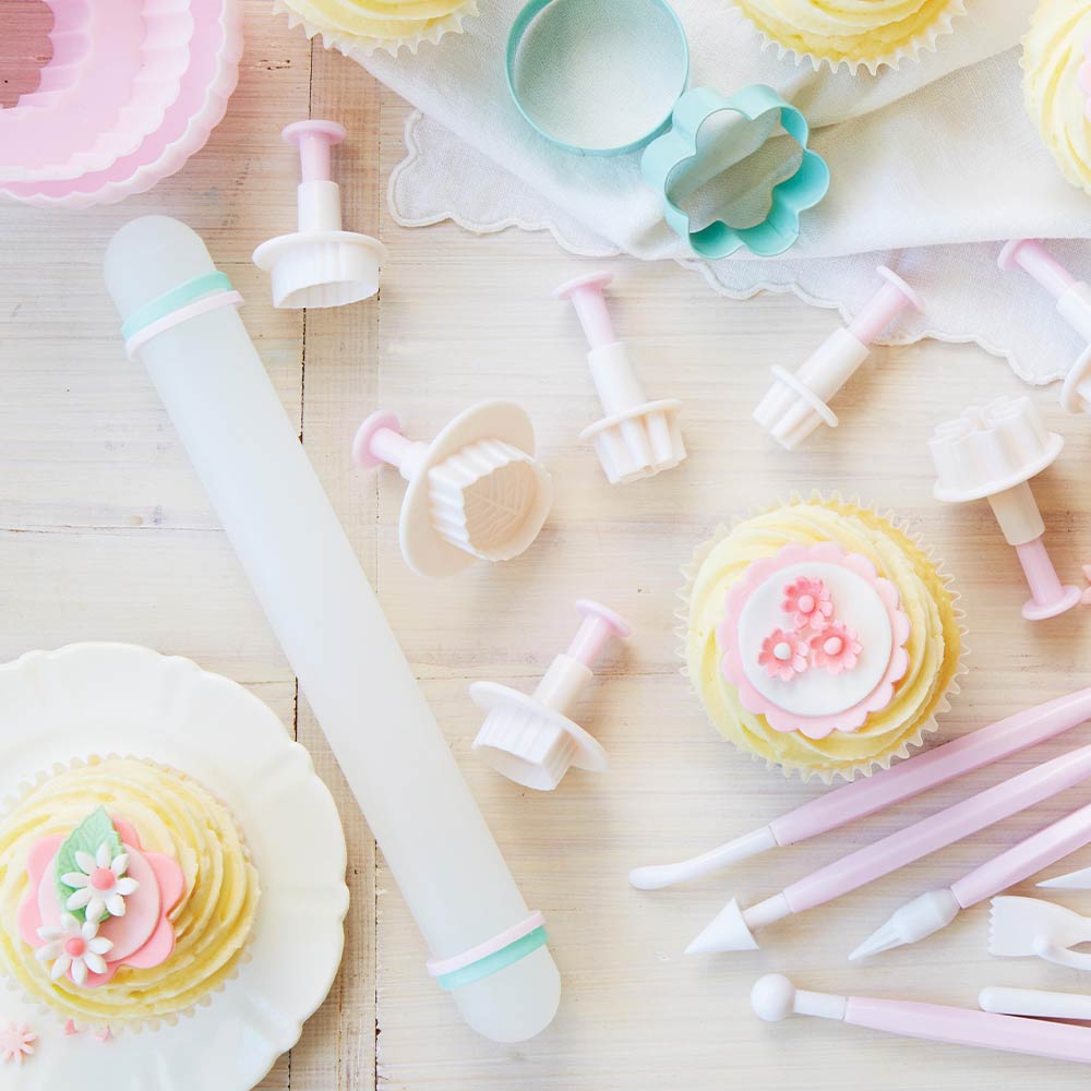 Premium Fondant Rolling Pin for Cake Decorating - Non-Stick & Easy to Clean - Perfect for Smooth Fondant, Dough, and Pastry - Ideal for Bakers, Wedding Cakes, and DIY Desserts